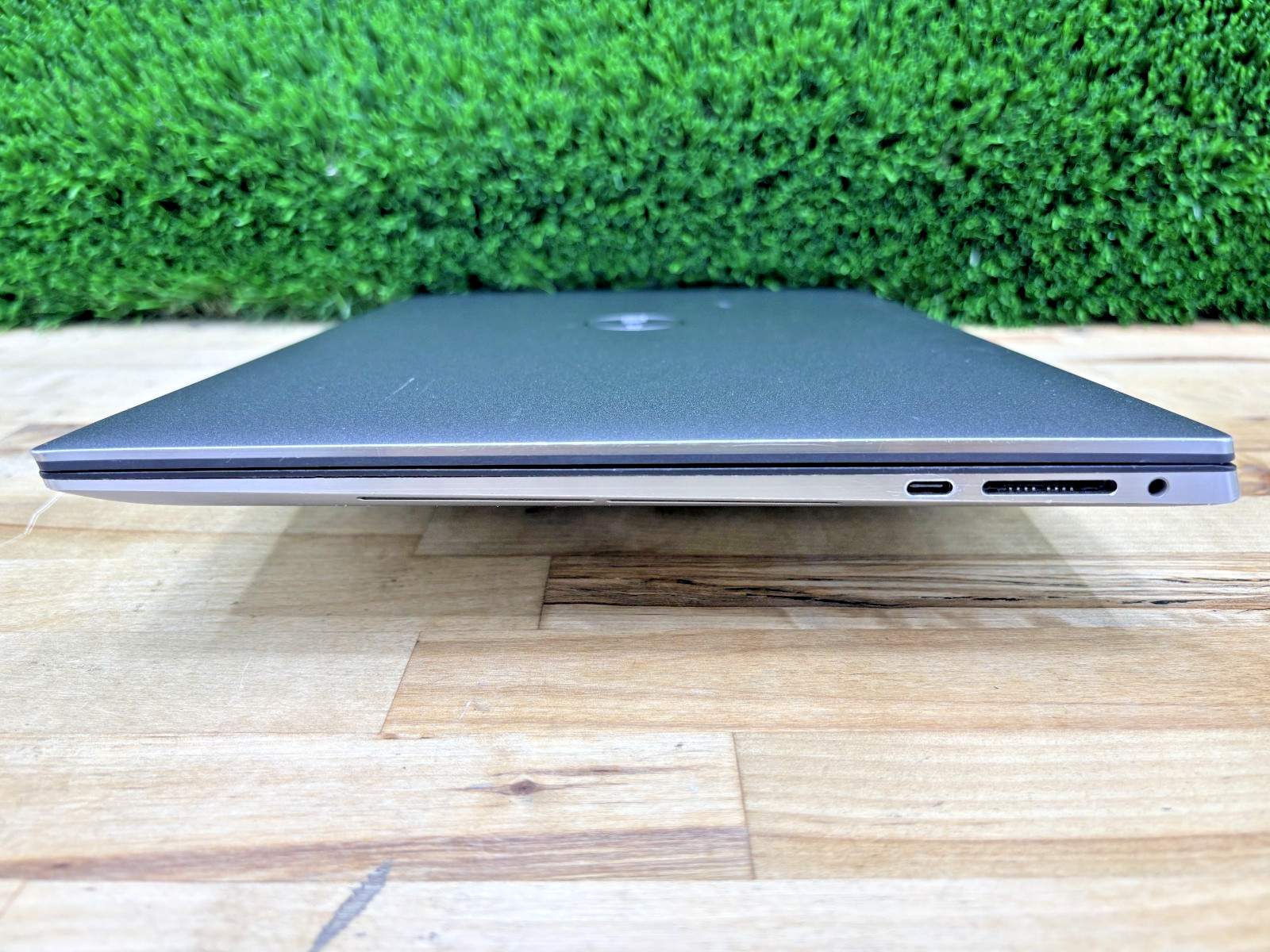 Dell Precision 5560 Xeon W-11955M 2.60GHz 32GB RAM 256GB SSD NVIDIA RTX A2000*