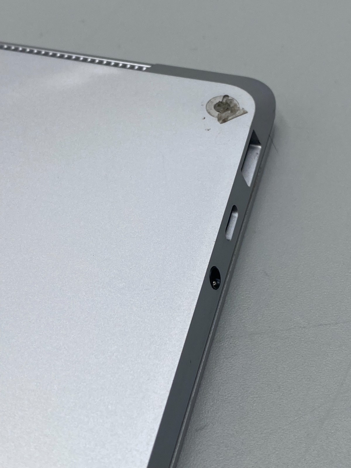 Microsoft Surface Laptop 4 1950 i5-1145G7 2.6GHz 256GB SSD 16GB DDR4 SLV C/Dent