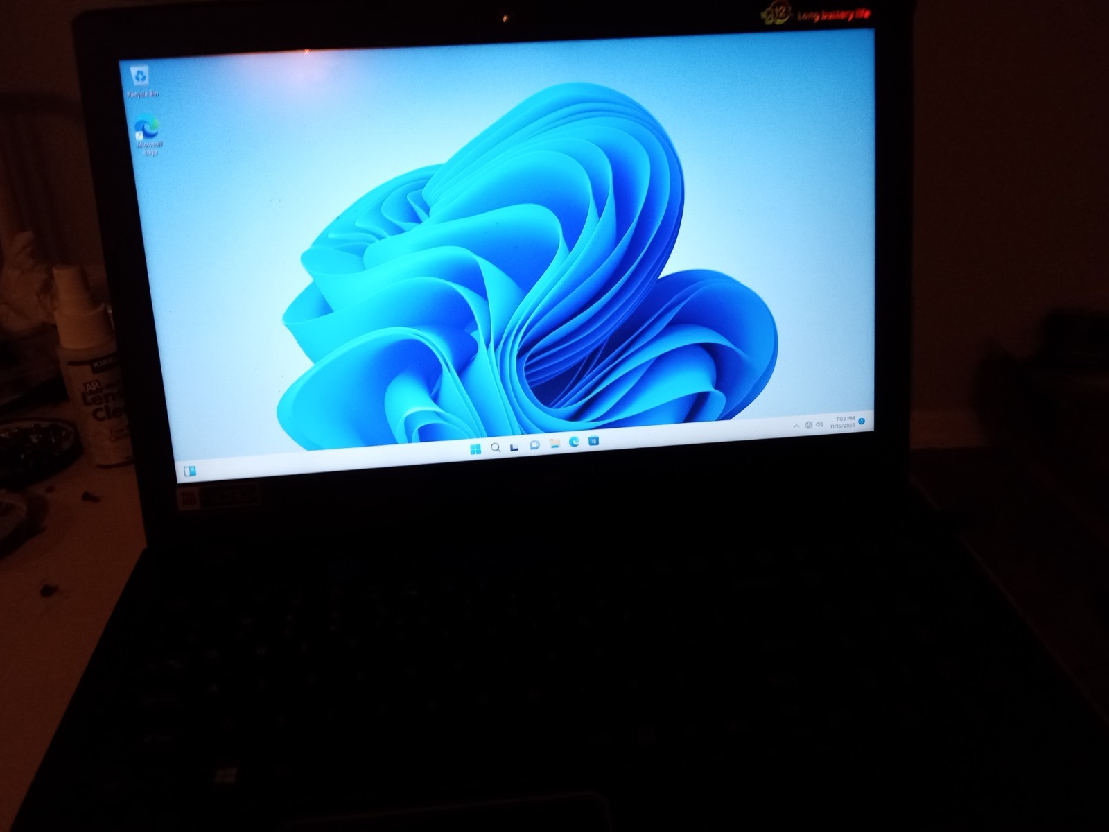 Acer Aspire E5-576G.1TB HDD. 16GB DDR3.Windows 11 Home.Mint conditions.