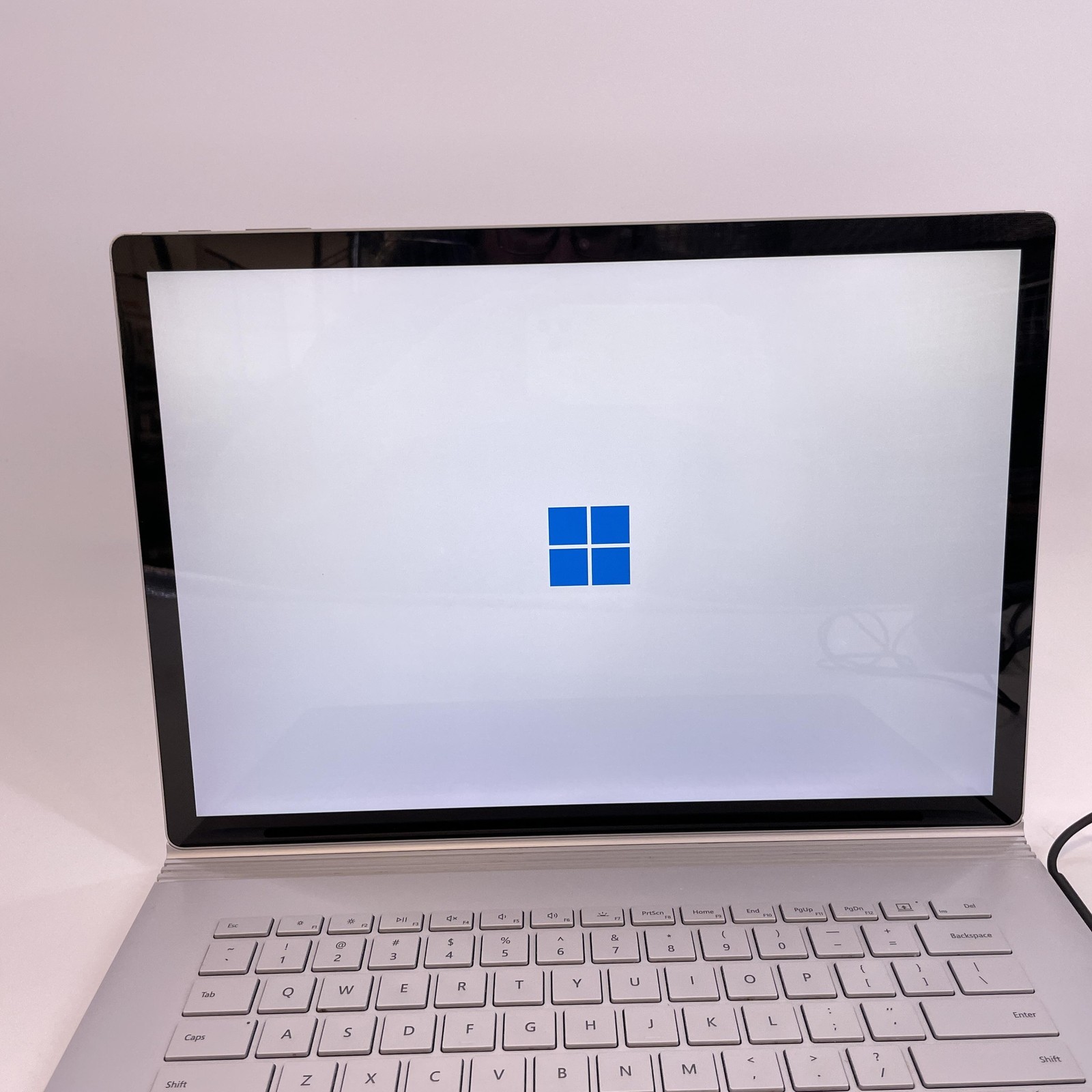 Microsoft Surface Book 2 15 Silver TOUCH i7-8650U 1.90GHz 16GB 256GB SSD Good
