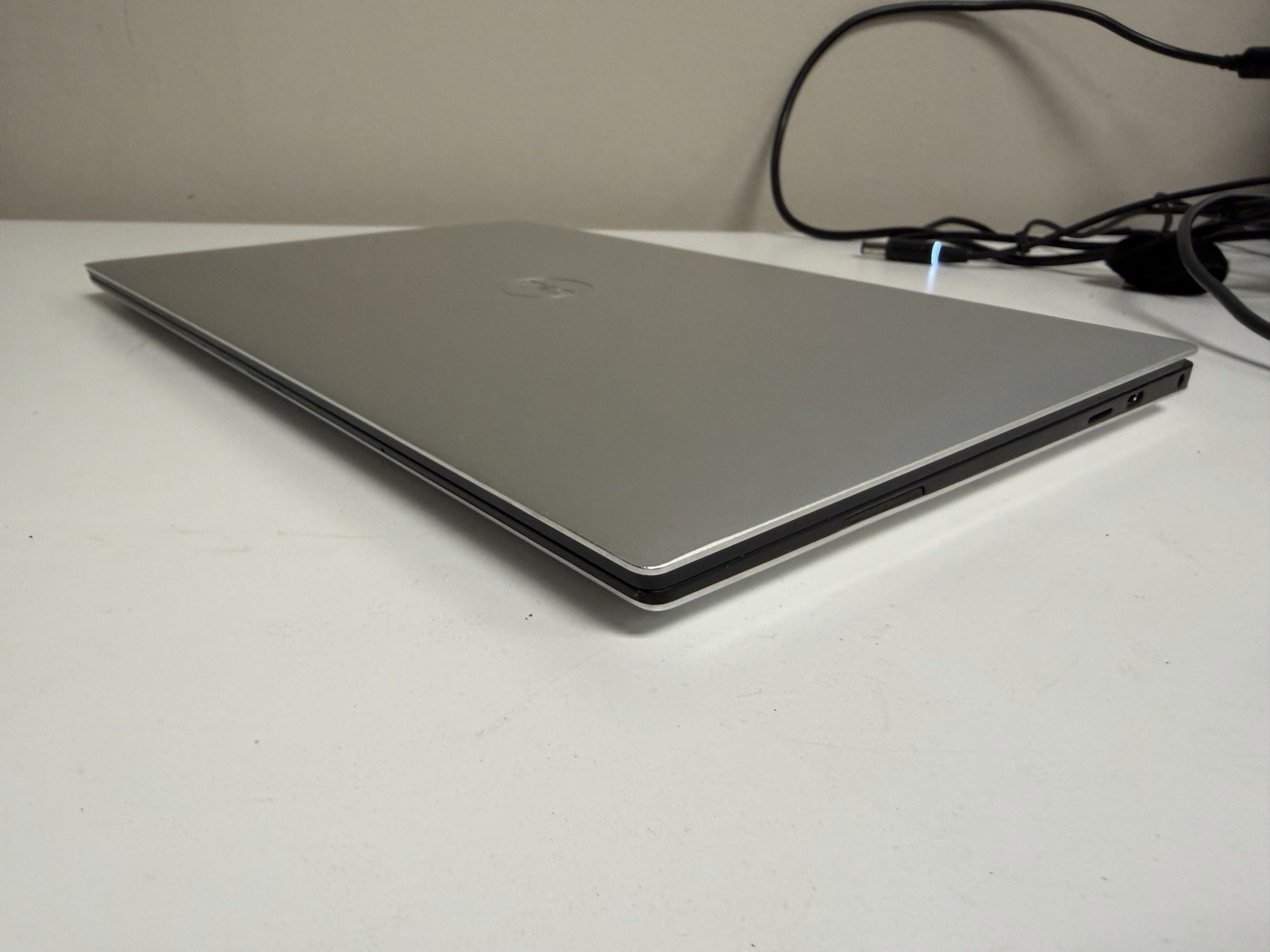 ✅ Dell XPS 13 7390 ✅ i7-10710U 10th Gen ✅ 8GB RAM ✅ NO SSD ✅ NO POWER! AS IS !