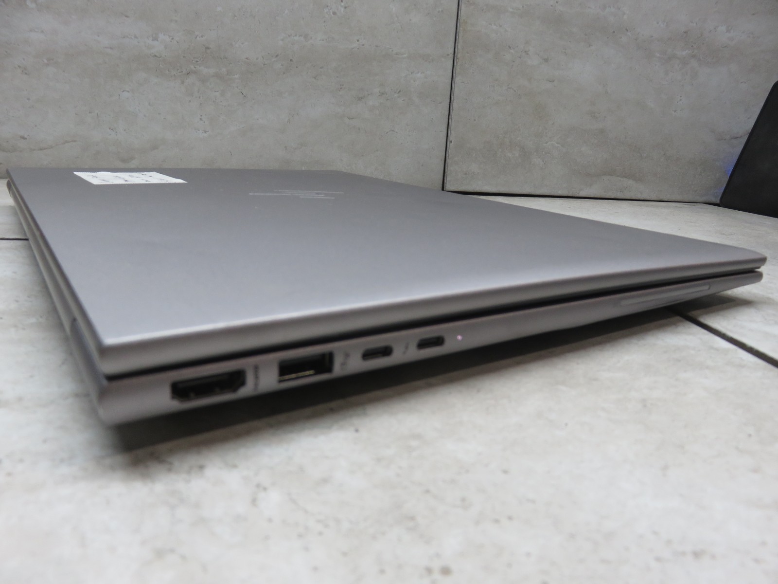 HP ZBook Firefly 16-inch G11 Ultra 7-165H – READ