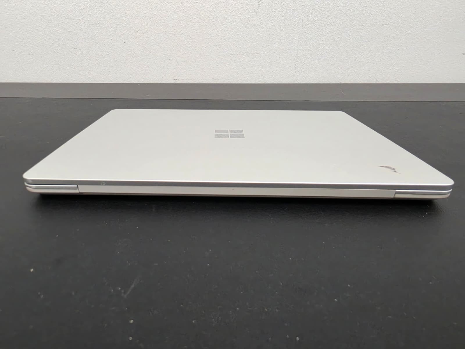 Microsoft Surface Laptop Go 2 – 12.4″ – i5-1135G7 16 GB Ram 256GB SSD Win 11