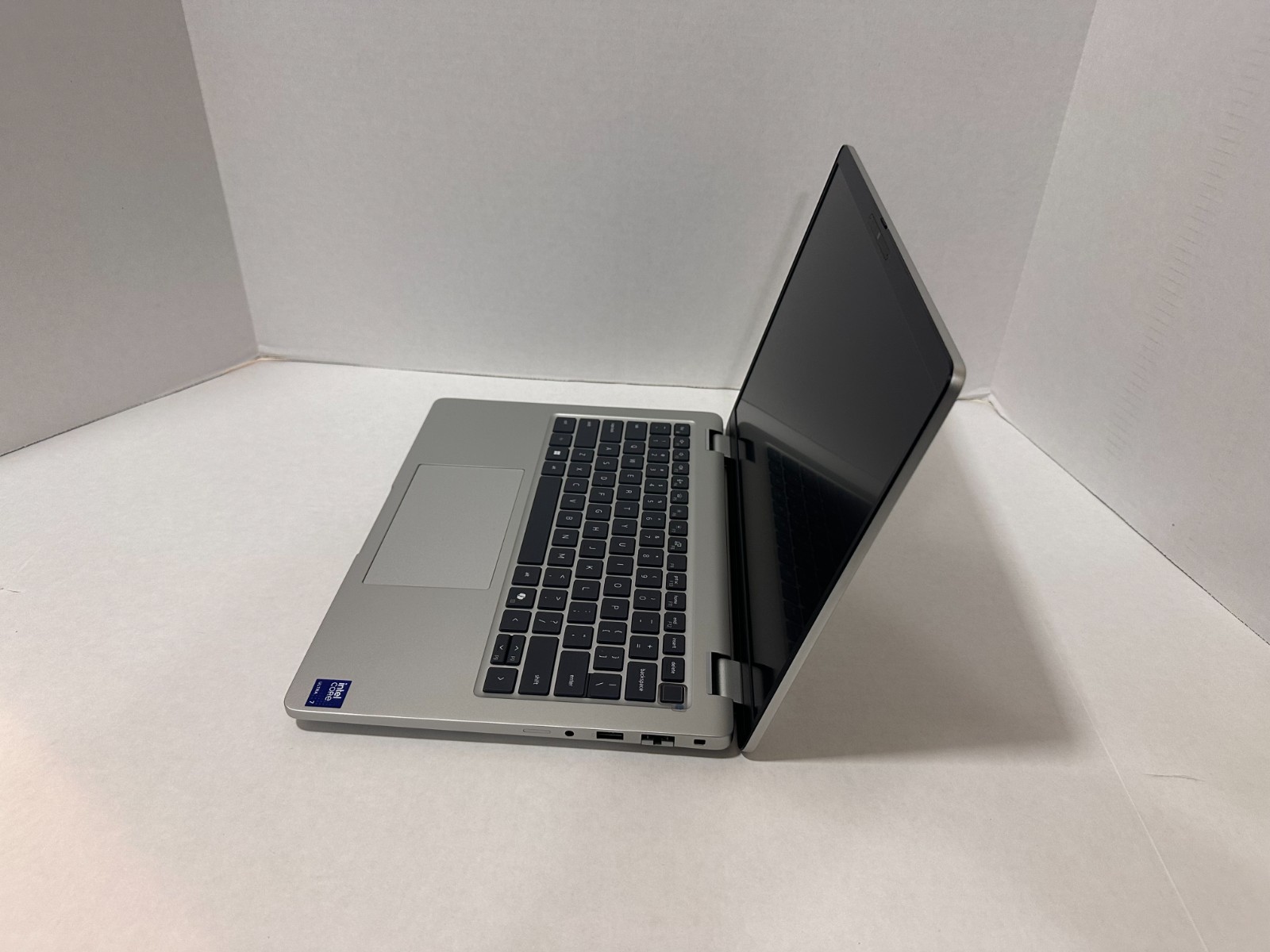 Dell Pro 14 PC14250 14″ Core Ultra 7 255U 2.0GHz 32GB RAM 512GB SSD