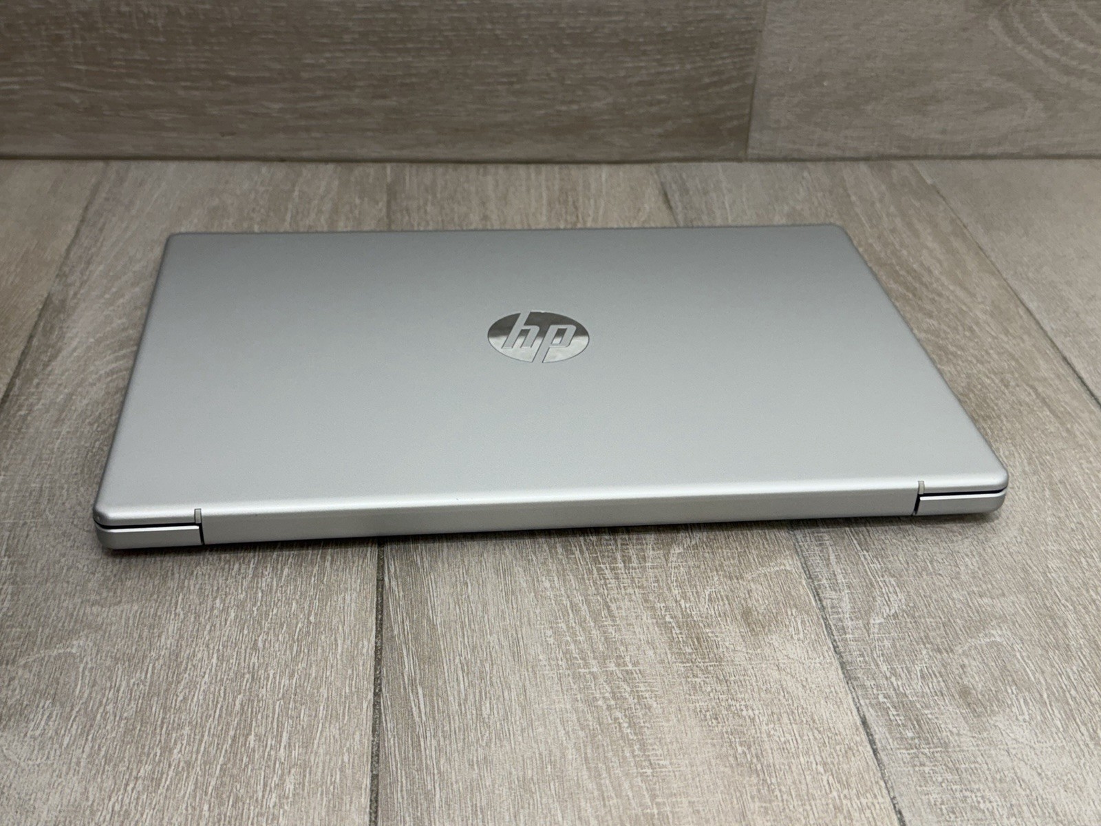 HP Laptop 14-em0349nr 14″ AMD Ryzen 3 7320U 4GB Ram 256GB NVMe Excellent