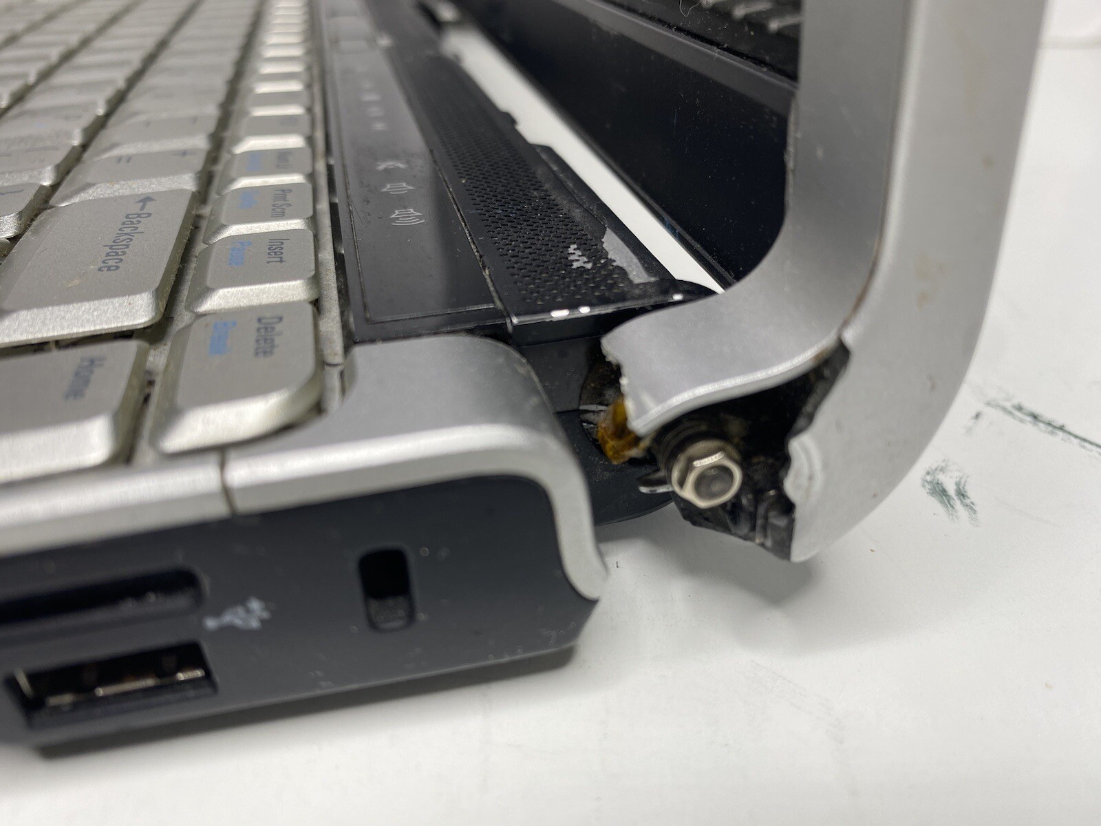 Dell XPS M1330 Core 2 Duo 2GHz No HDD boot to bios