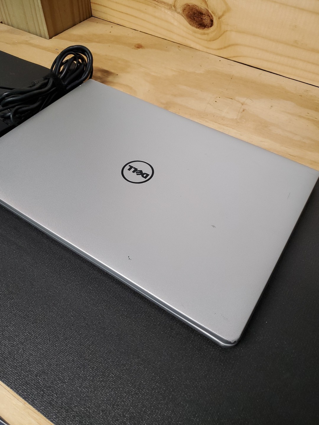 Dell Inspiron 15 5000 series laptop 6200u I5 2.3 16gb Ram 256gb Ssd Win 10h Nice