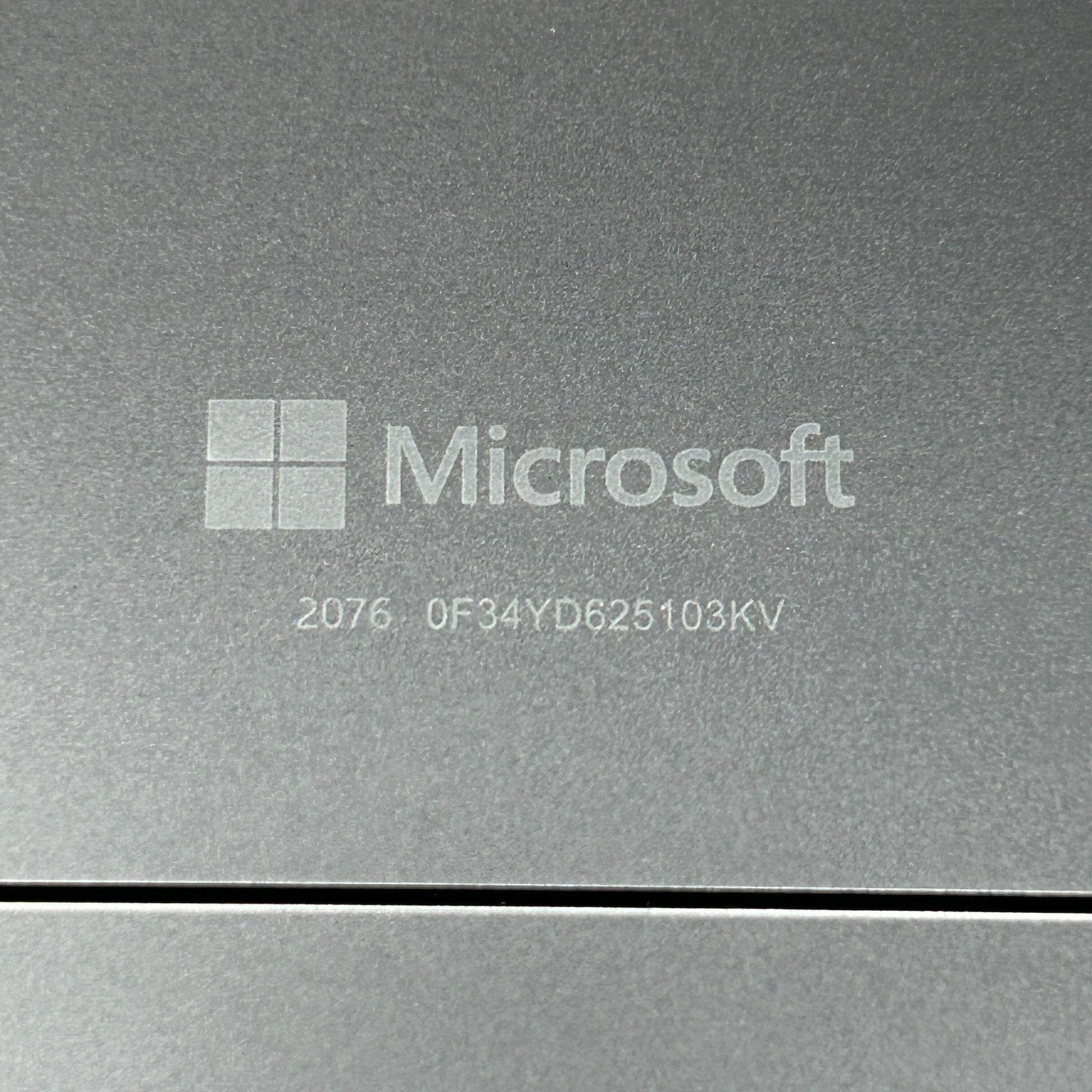 Microsoft Surface Pro 11 2076 13″ Snapdragon X Elite 3.4GHz 16GB RAM 1TB SSD