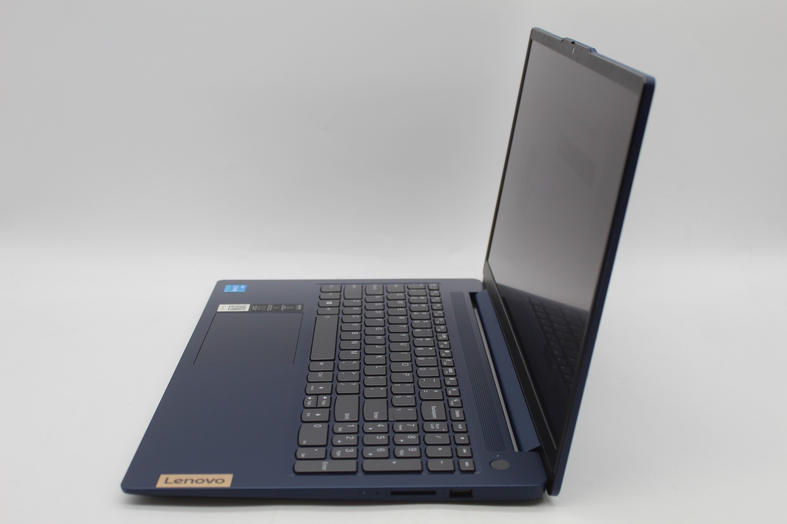 Lenovo IdeaPad Slim 3 15IRU8 Core i3-1315U 1.2GHz 8GB 256GB SSD PC1795862