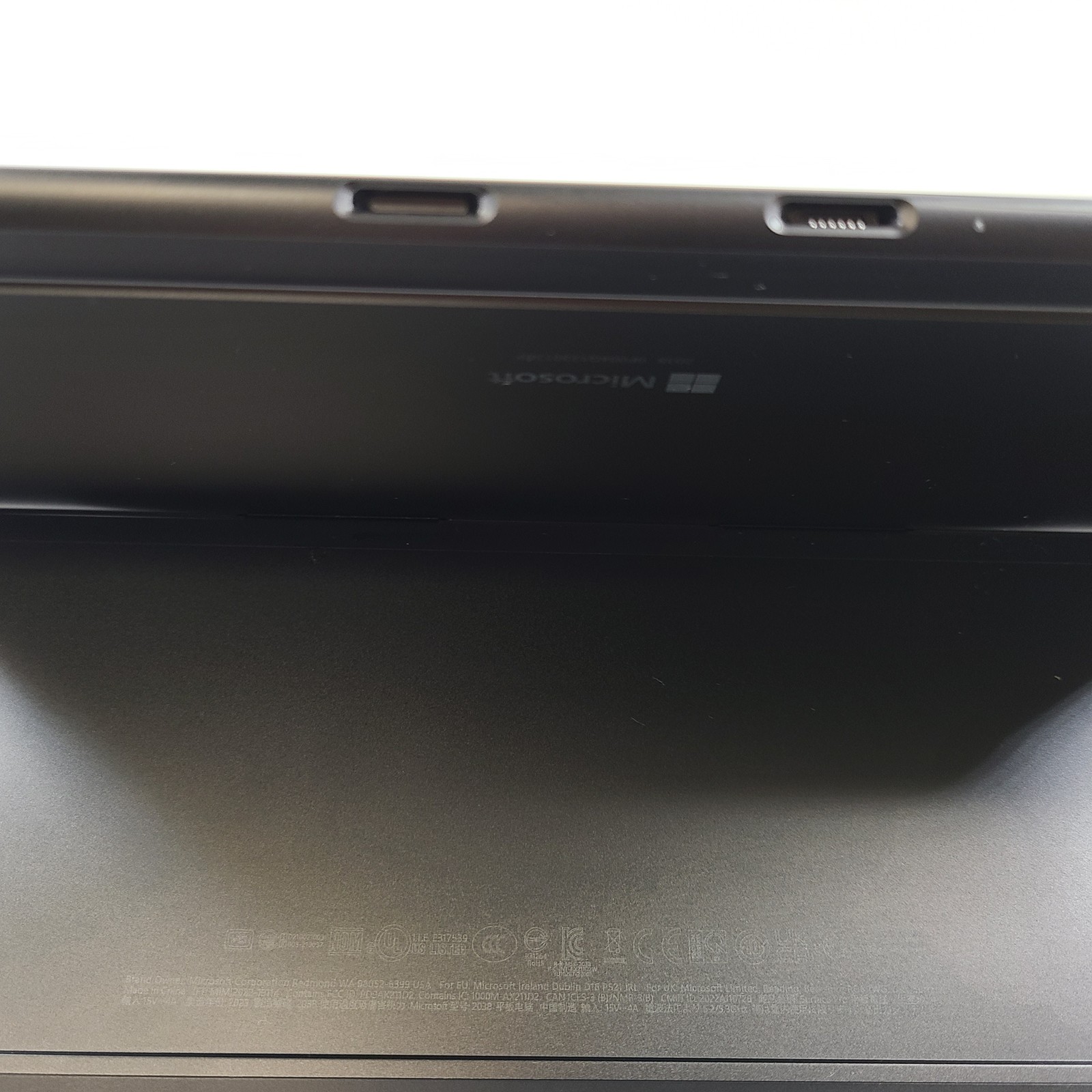 Microsoft Surface Pro 9 2038 – 13″ – i7-1255U 16GB RAM 256GB SSD – GRADE A