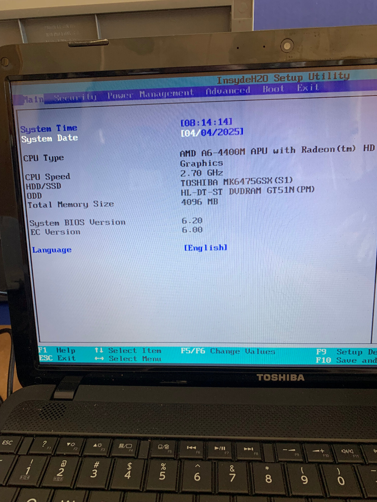 Toshiba Satellite Laptop C855-S5194 Intel Core i3-2.5 GHz, 4GB RAM, 640 GB HDD