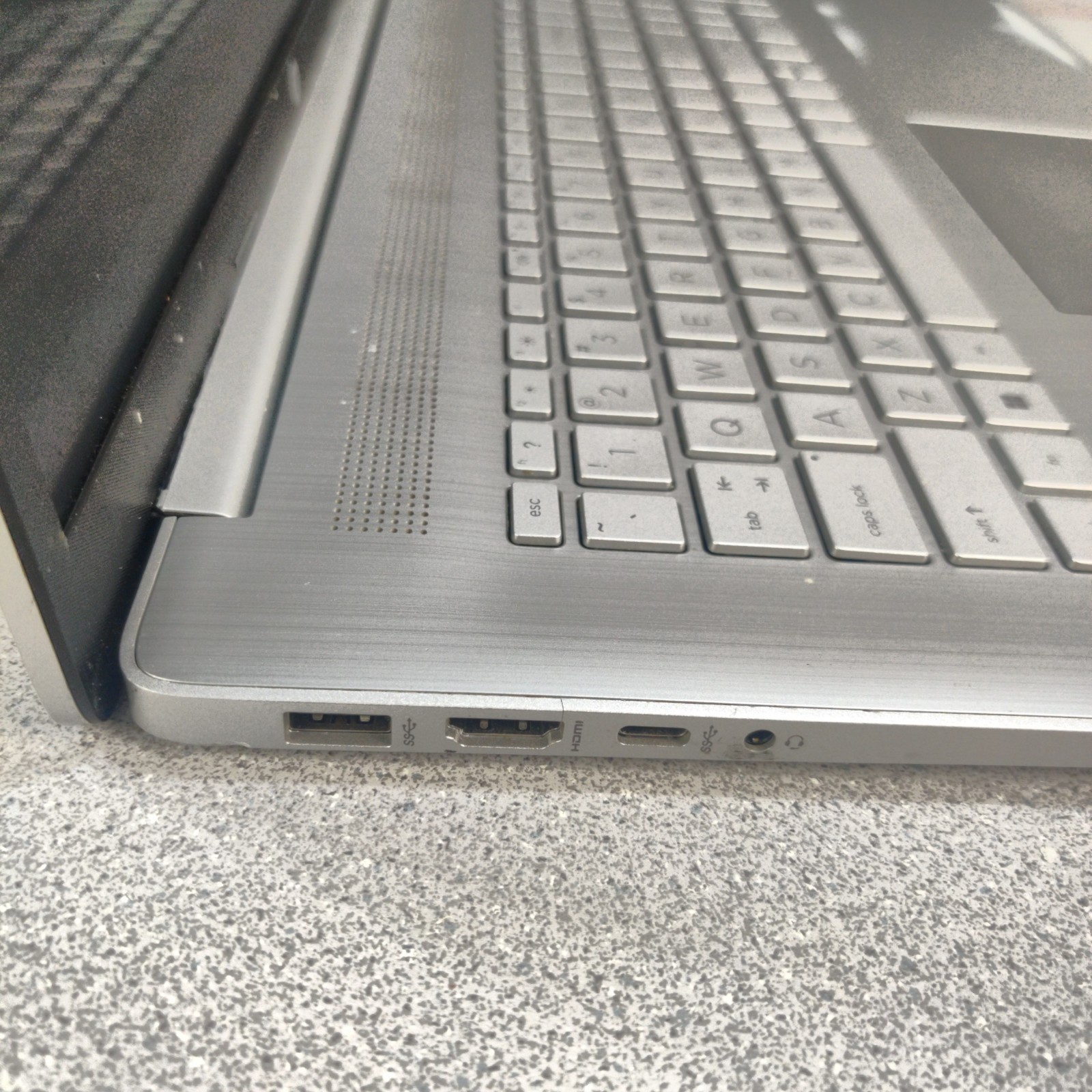 HP Laptop 17-CN0273ST 17.3″ i3-1125G4 8GB RAM NO SSD/AC ADAPTER **PLEASE READ