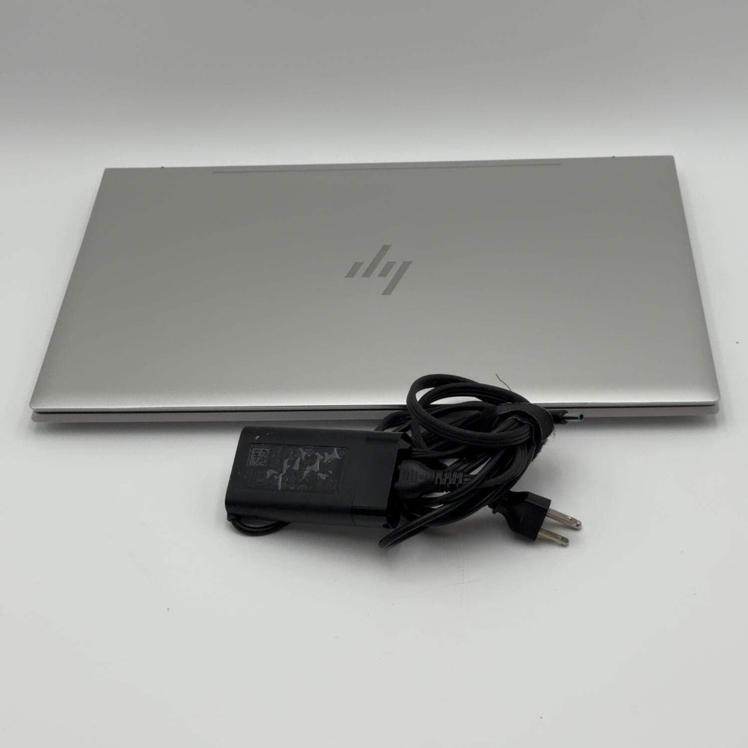 HP Envy 17-CE1003CA 17″ i7-10510U 16GB RAM 256GB SSD 1TB HDD GeForce MX250