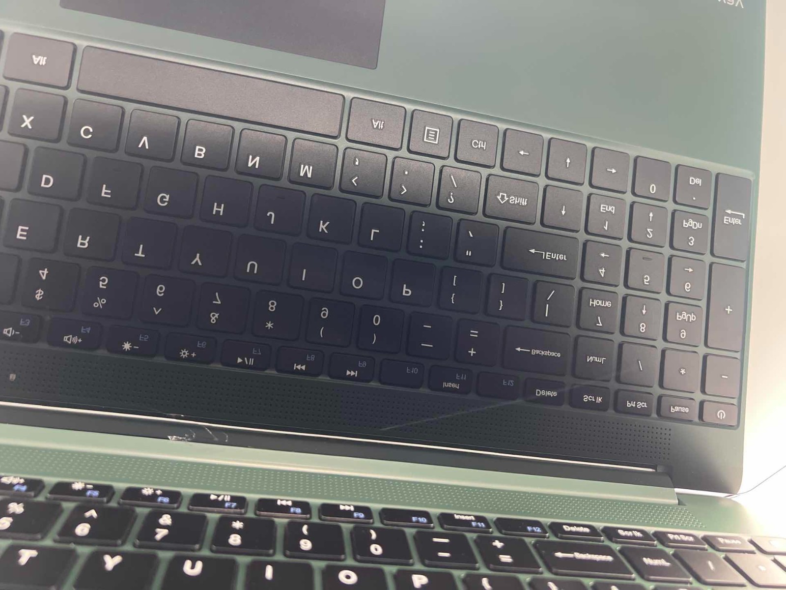 15.6” Gateway gwtn156-1gr Green 15.6 Intel Core i5-1035G1 16GB RAM 256GB SSD