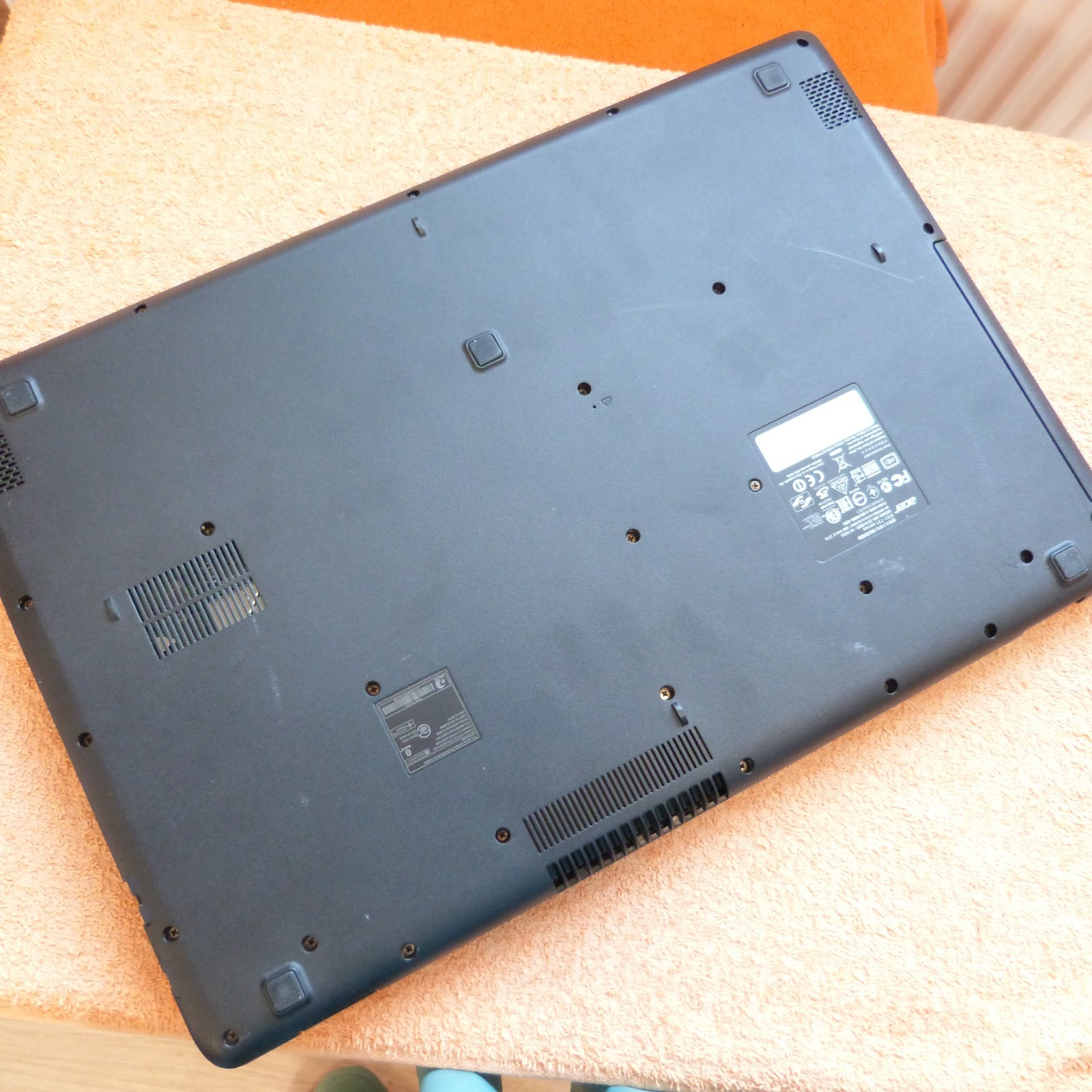 Acer ES1 731 UltraBook 17 inch HDPLUS l SSD Windows 10 l QUAD CORE HDMI USB3 XXL