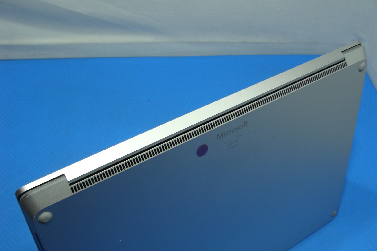 Microsoft Surface Laptop 4 1958 13.5″ TOUCH AMD Ryzen 5 4680U 2.2Ghz 8Gb 256GB