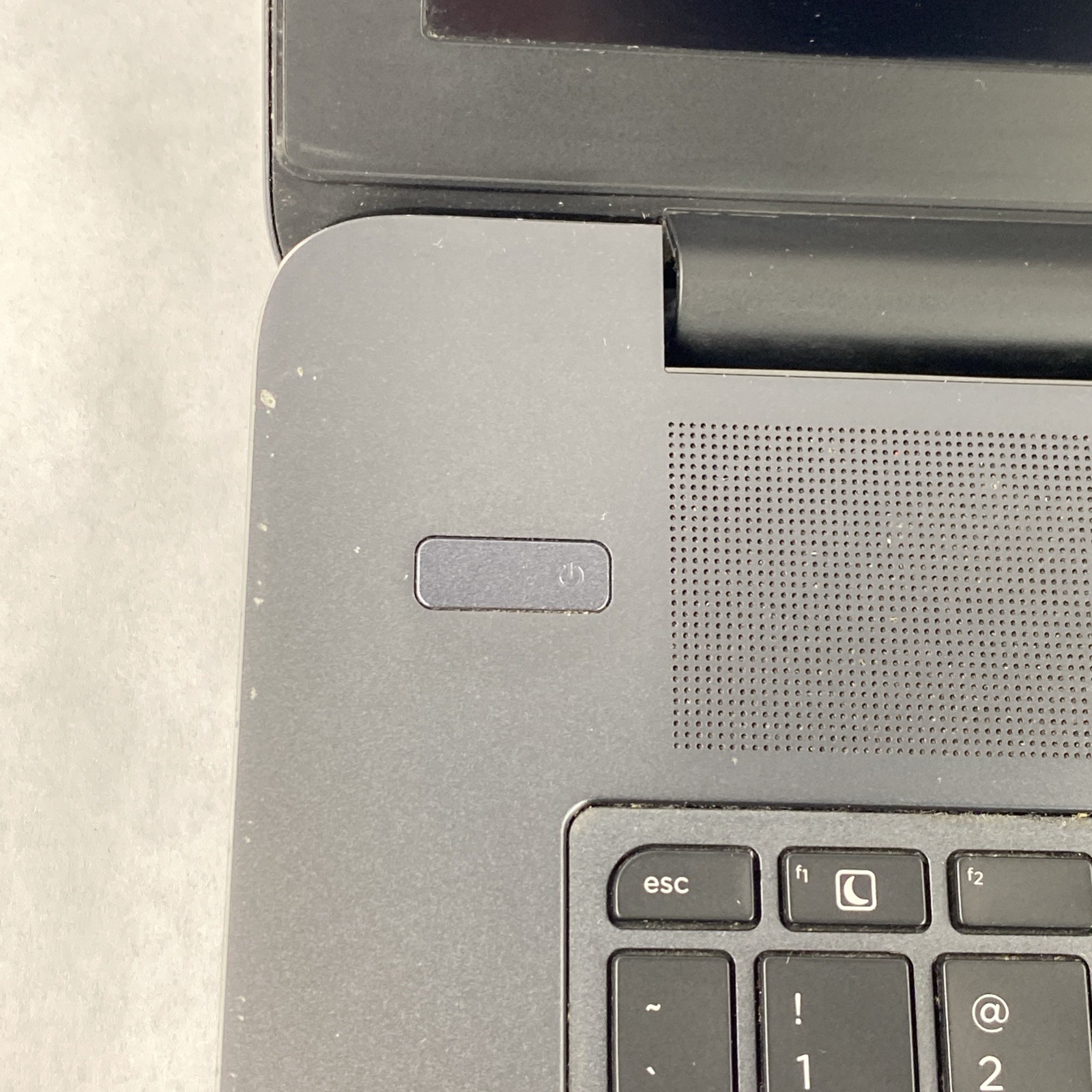HP ZBook 17 G3 Xeon E3 1535M v5 2.90 GHz 16 GB RAM 17.3″ No Battery No HDD No OS