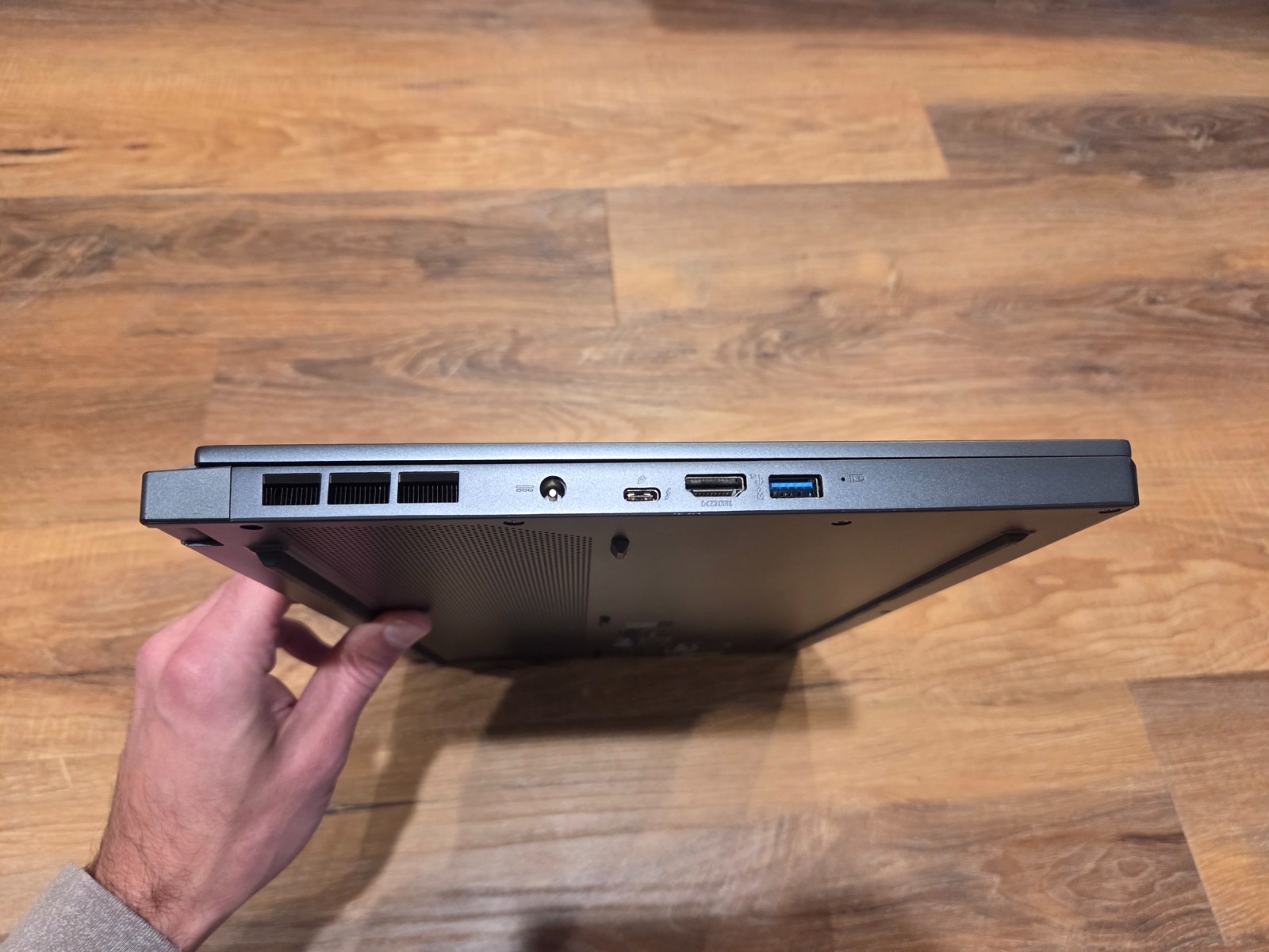 MSI WS66 10TKT / i7-10875H / 32GB / 1TB SSD / Windows 11 Pro / TOUCH