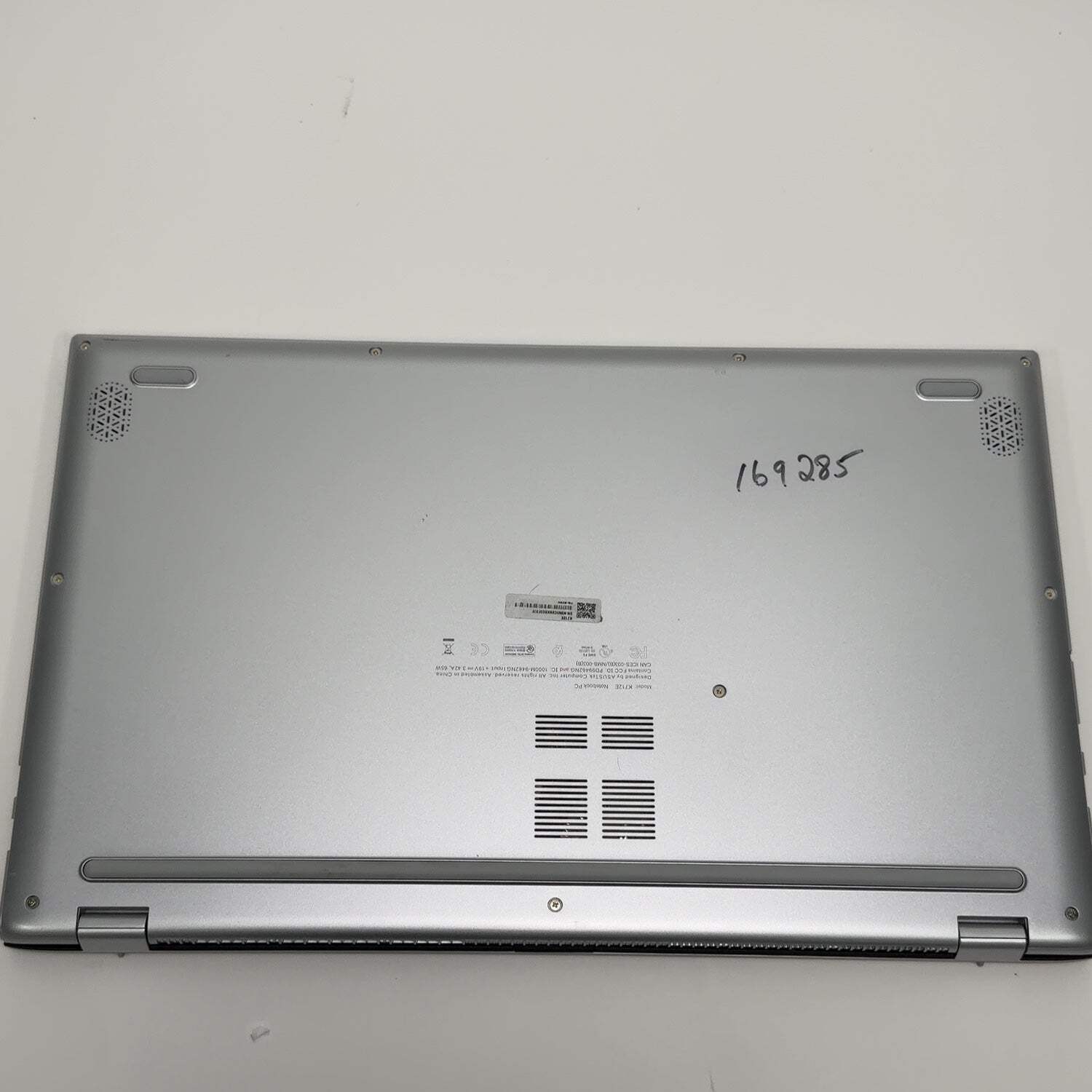 Asus Vivobook 17 K712E 17.3″ i3-1115G4 3.0GHz 8GB RAM 250GB SSD