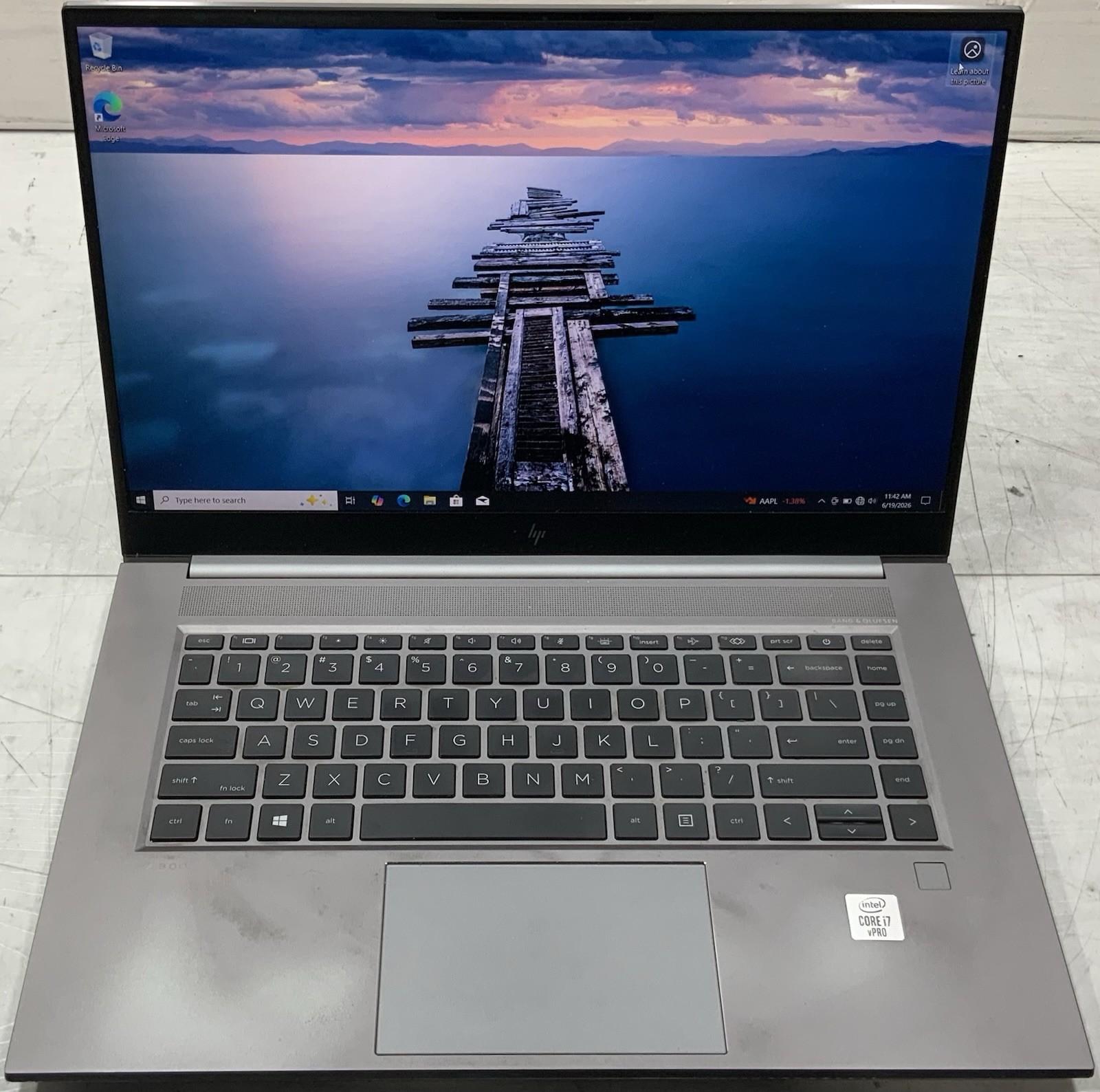 HP ZBook Studio G7 i7-10850H 2.70GHz, 512GB SSD, 32GB RAM, Quadro T2000, Win10P