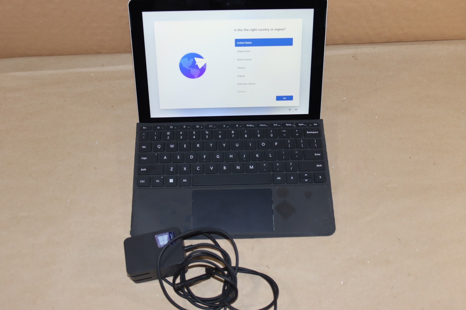 Microsoft Surface Go LTE 1825 10.5″ 8GB RAM 128GB SSD Cellular + Wifi