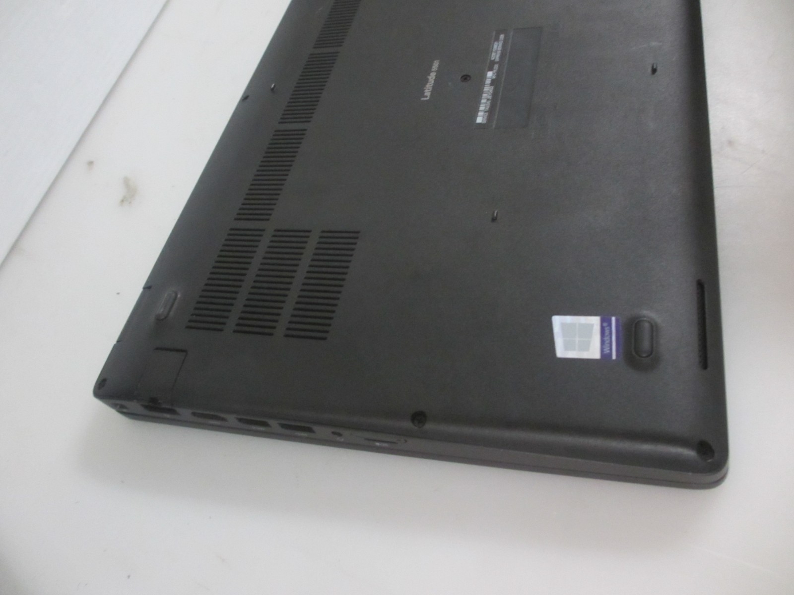 Dell Latitude 5501 i5-9400H 2.50GHz 16GB 256GB M2SSD LAPTOP + NOOS AC