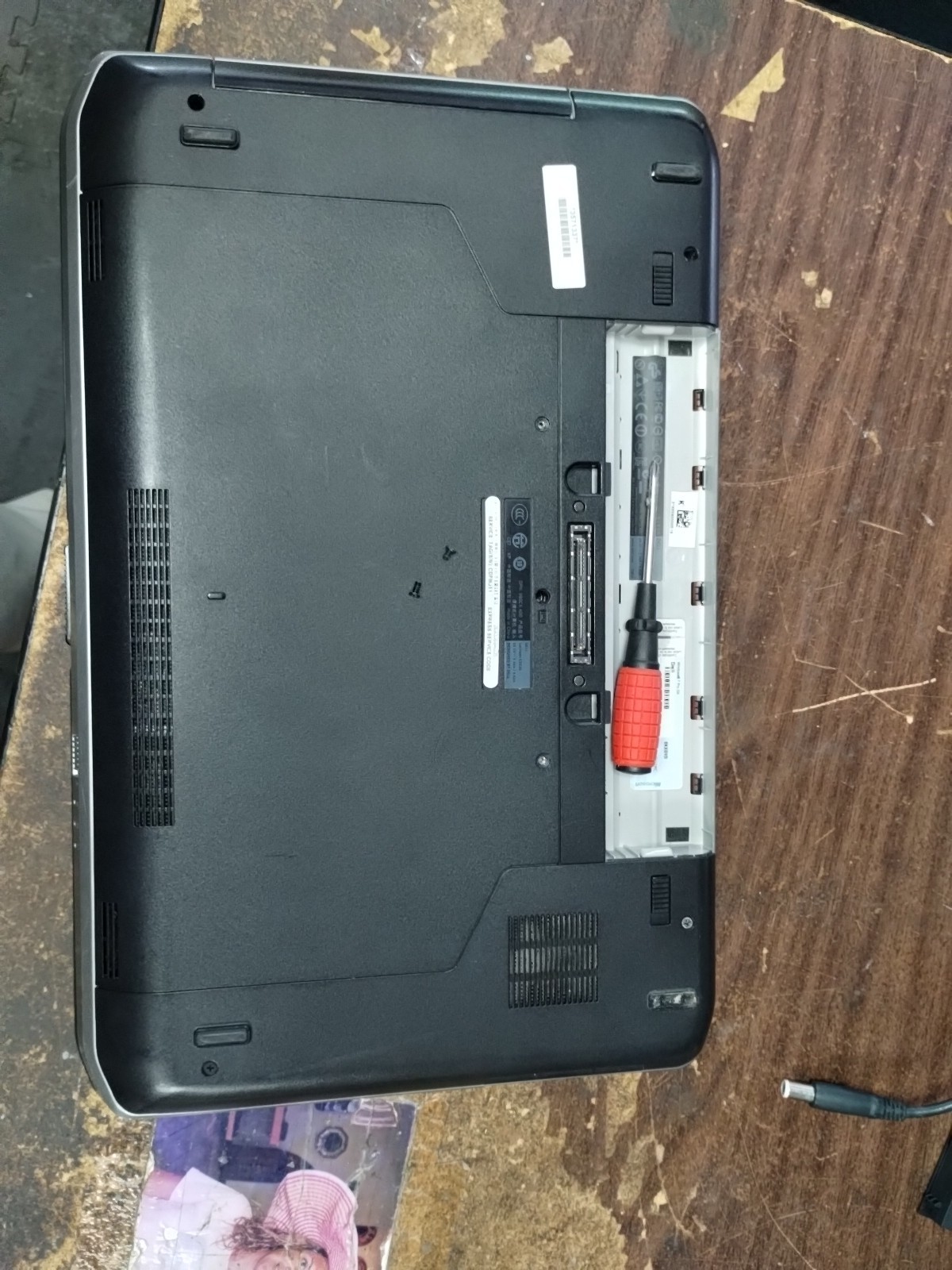 Latitude E5530 With Hinge Damage