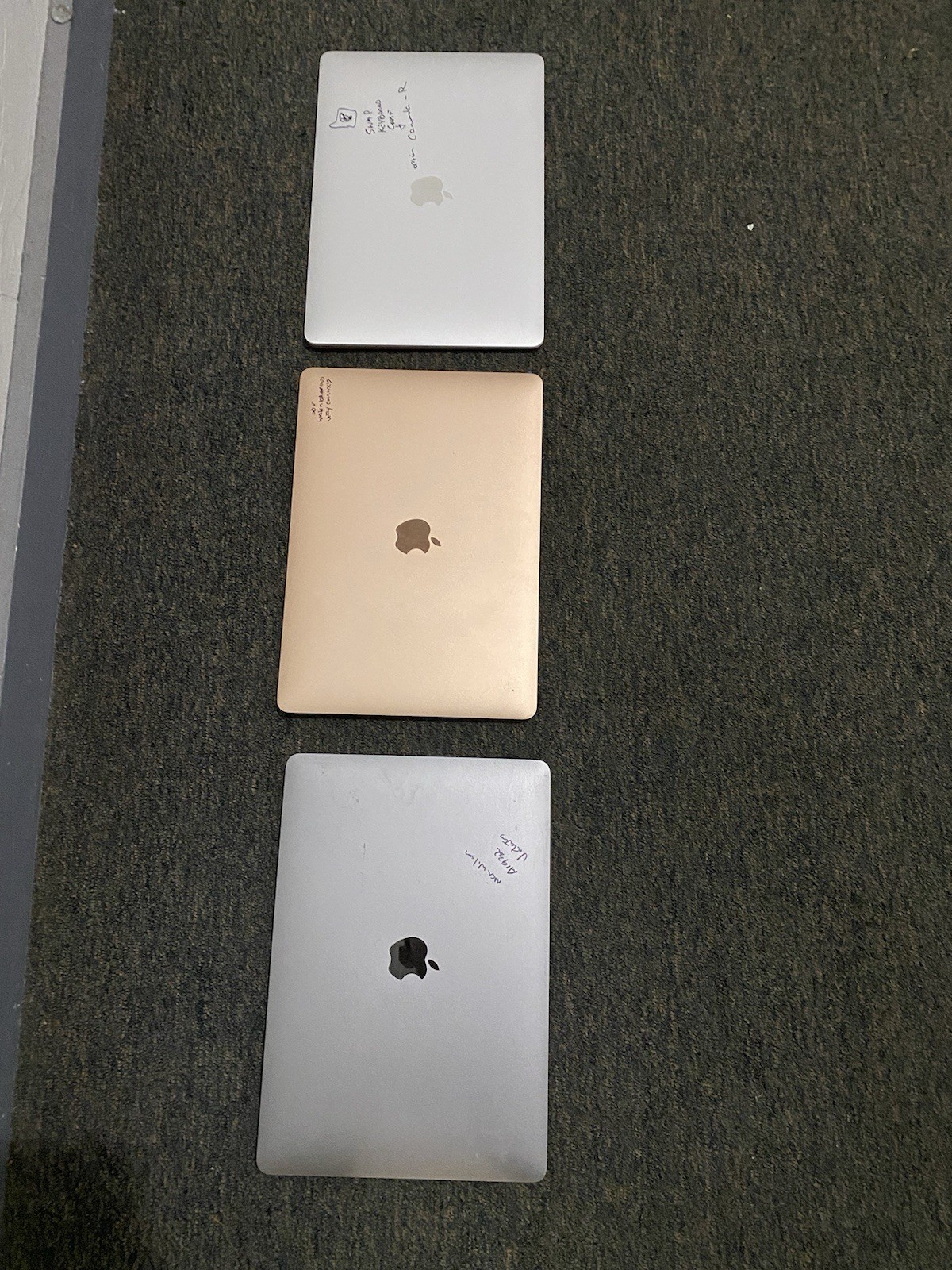 LOT OF 3 Apple MacBooks For Parts Mixed Models A1932 , A2179 Air *READ