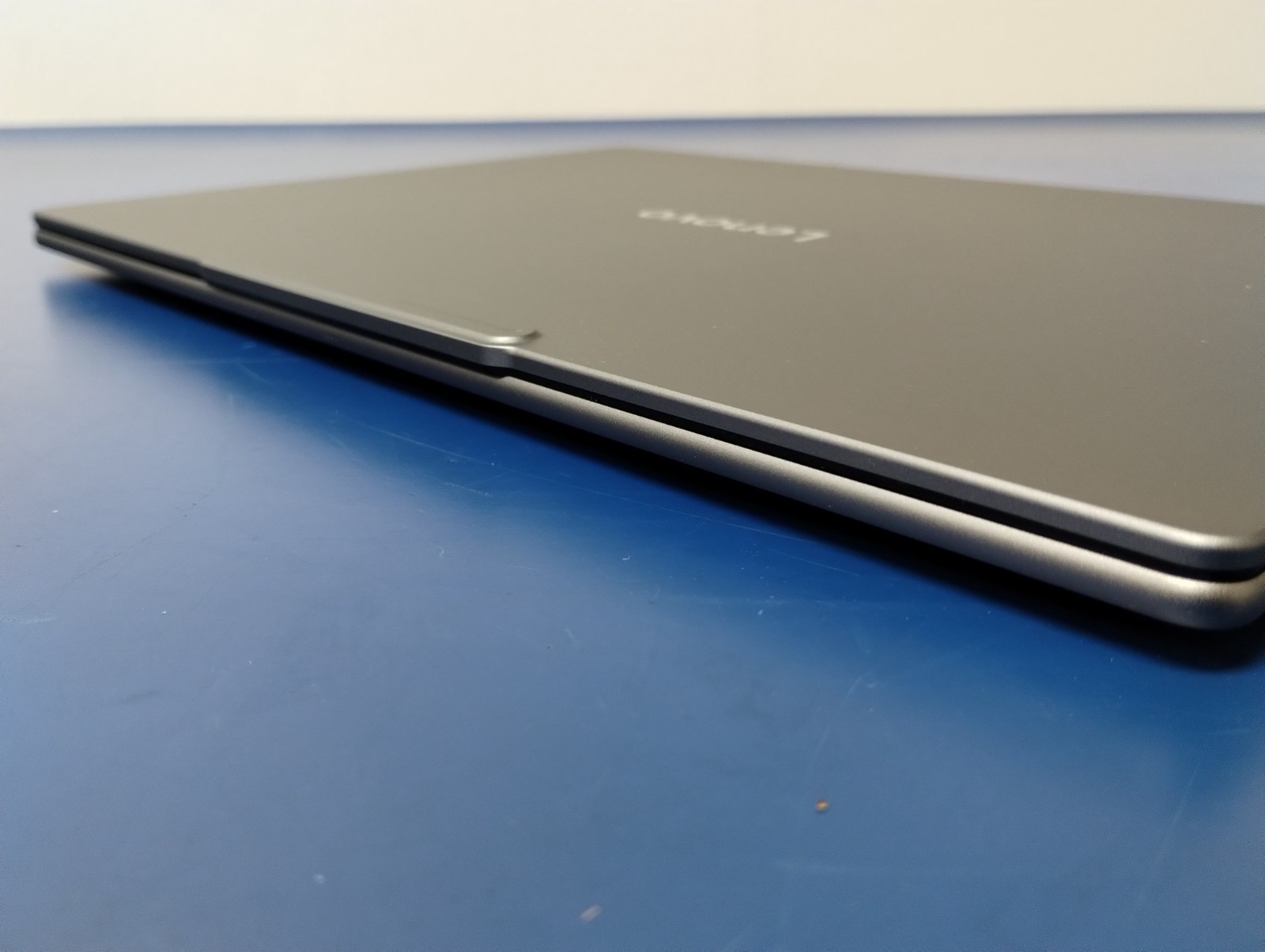 Lenovo Slim 7 14ILL10, Intel Core Ultra 7 258V, 2.20 GHz, 32 GB RAM, 1 TB NVMe