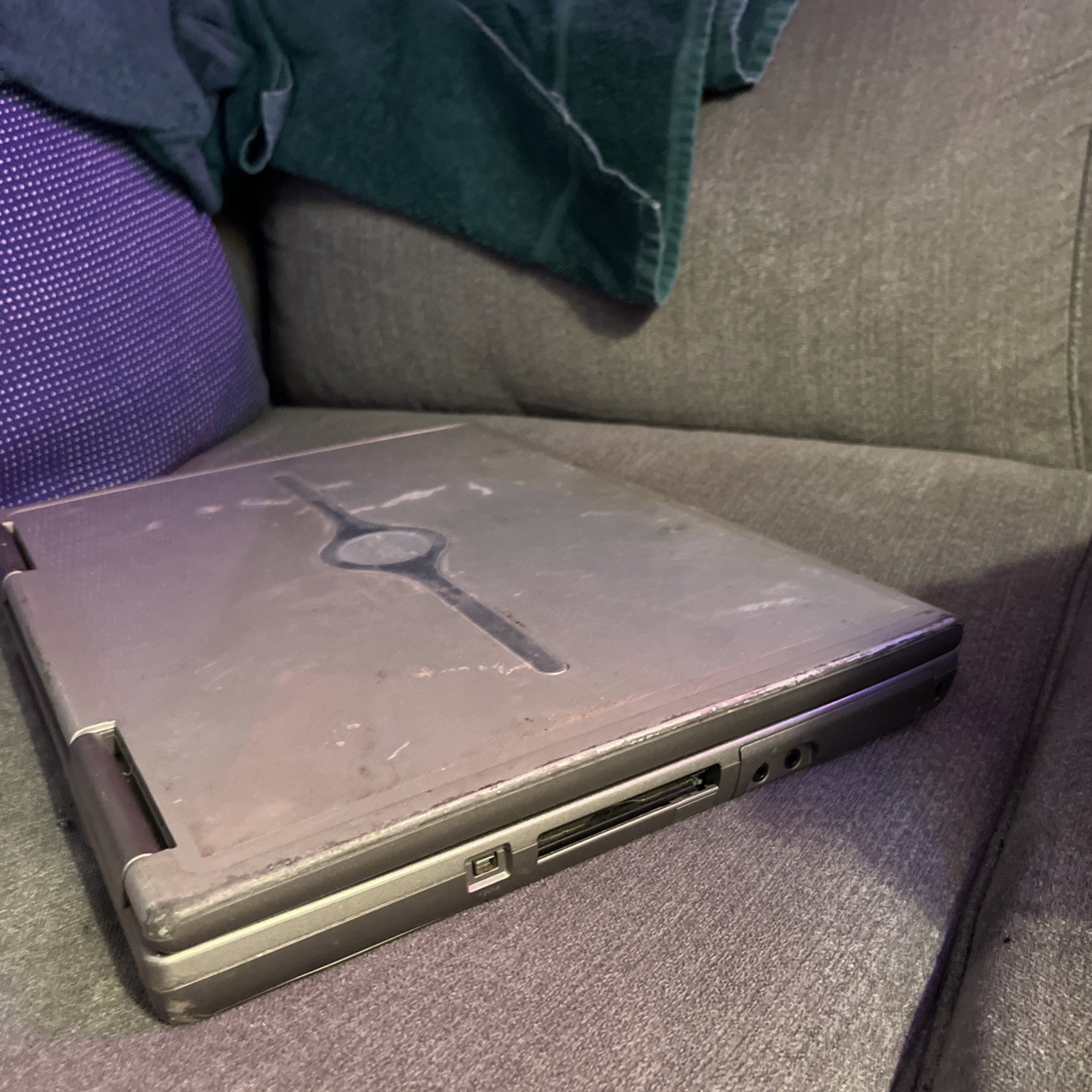 Vintage Dell Inspiron 8600 Laptop Pentium M 1.4GHz 256MB 40GB WinXP 15.4″ Works