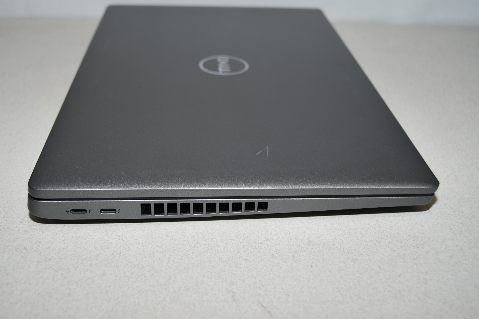 ^ Dell Precision 3570 Laptop Intel i7-1265U No Ram No HD No Battery Cracked LCD