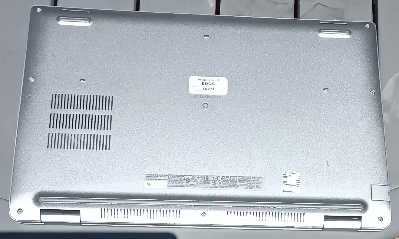 Dell Latitude 5520 15.6″ i5-1145G7 16GB 256GB NVMe Win 11 Pro – Battery and AC