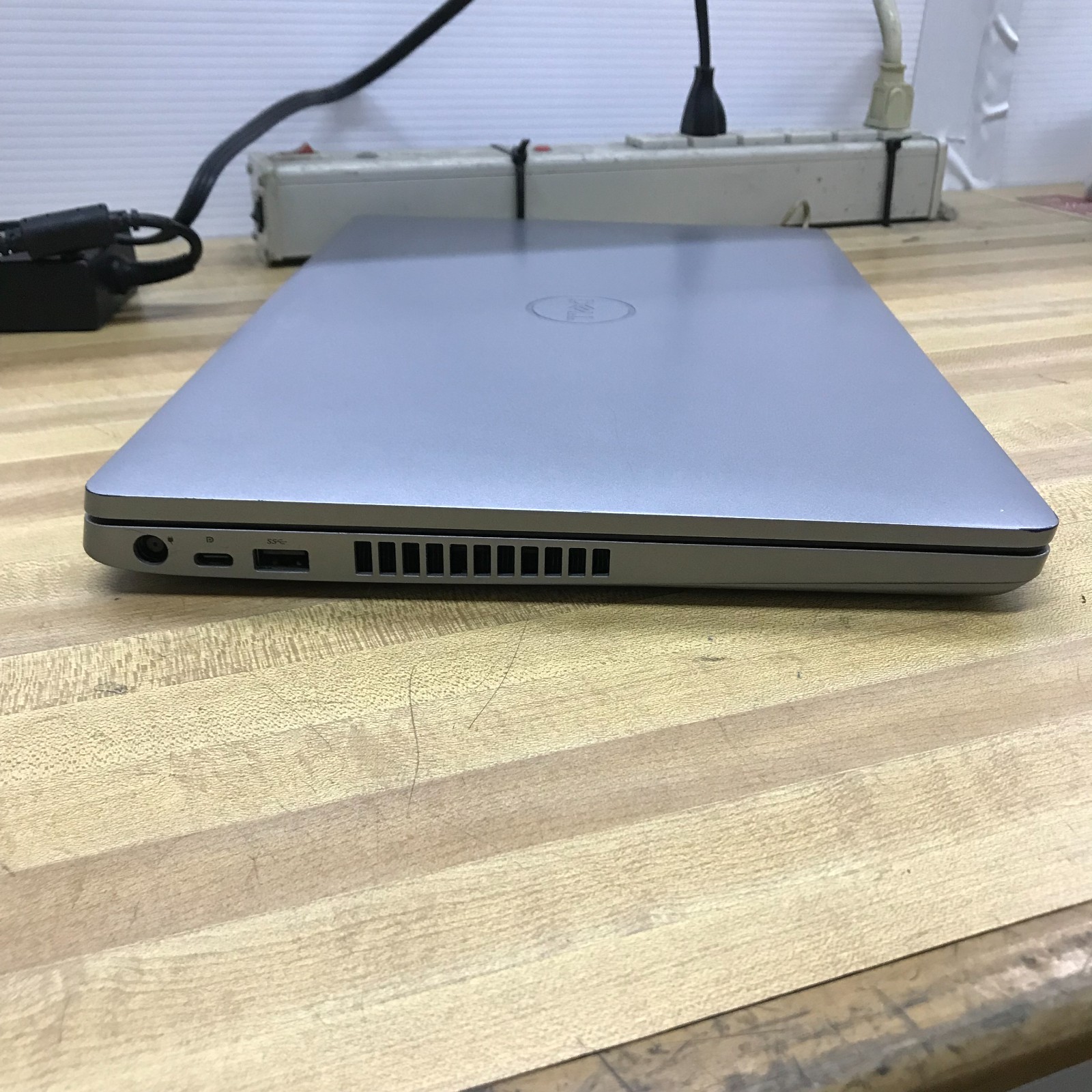 Dell Latitude 5510 15.6″ Laptop Core i5-10210U 16GB RAM No SSD (Boots to BIOS)