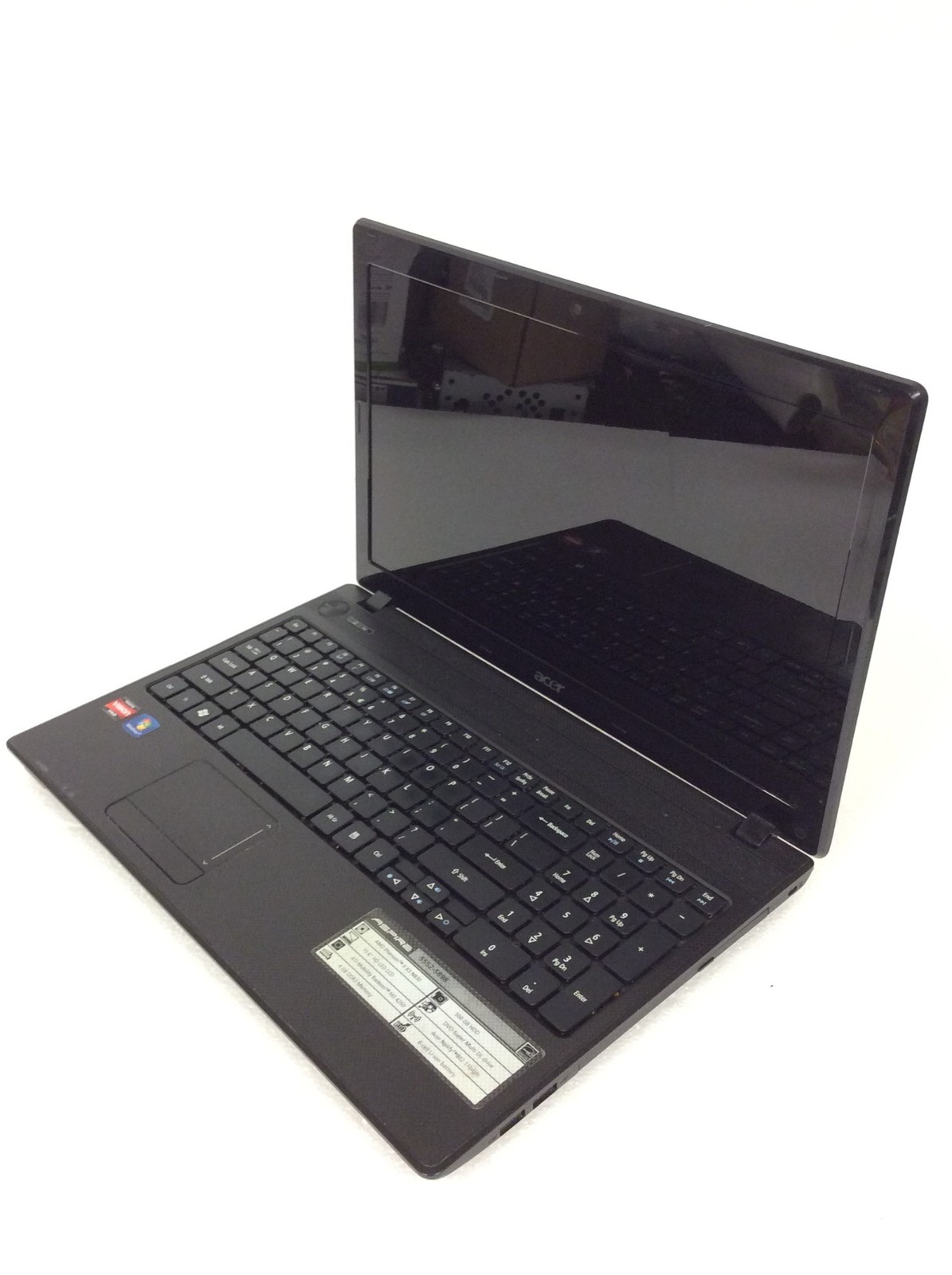 Acer 5552 Laptop Amd Phenom II N830 Triple-Core 2.10Ghz w/ 750GB HD, 4GB
