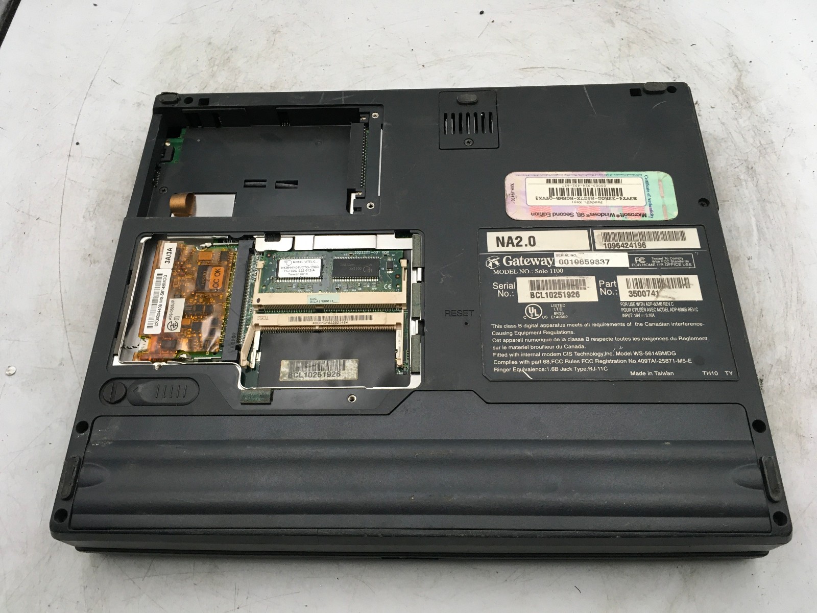 GATEWAY SOLO 1100 – FOR PARTS/REPAIR – Intel Celeron – 32MB RAM – READ DESC – BB