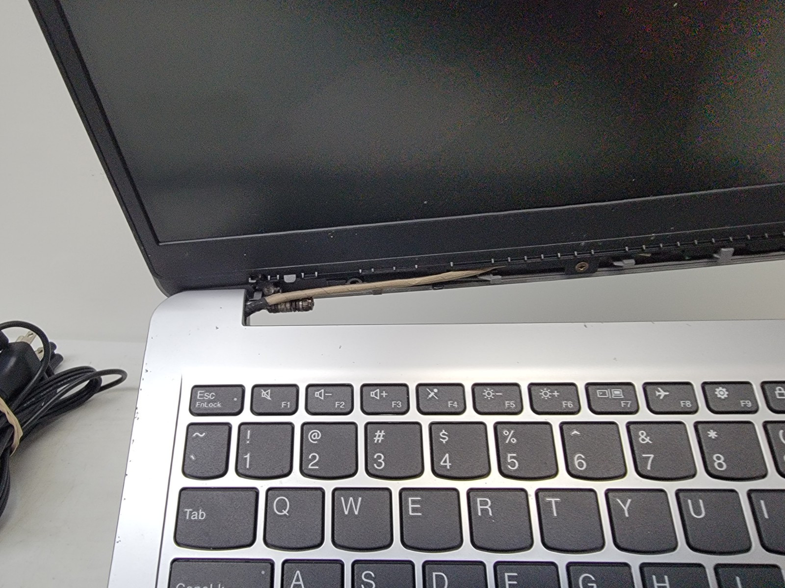 Lenovo Ideapad 1 15ada7 15.6″ AMD Athlon 3050U 2.3GHz 4GB RAM 128GB eMMc