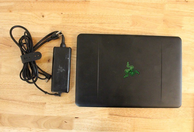 Razer Blade 15 Gaming Laptop i7-7700HQ GTX 1060 16GB RAM 1TB SSD