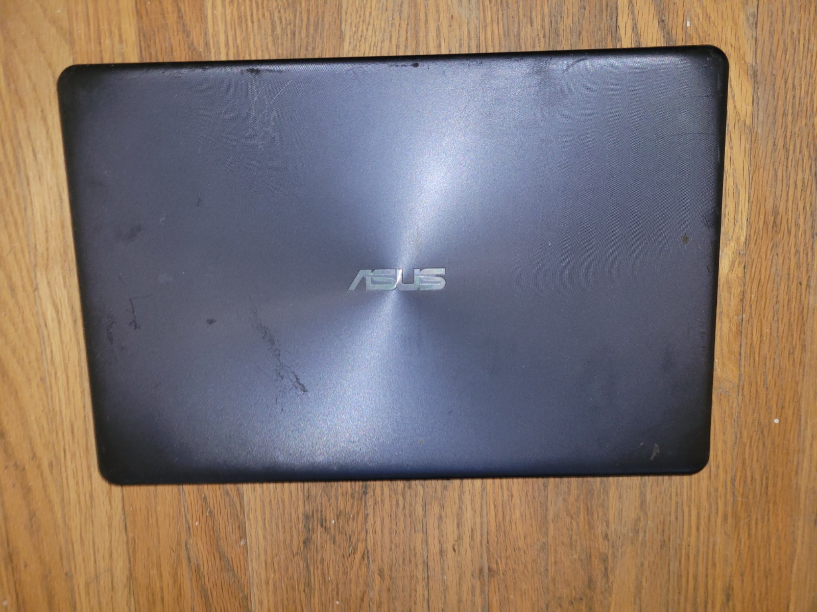 ASUS VivoBook F510Q 15.6″ AMD A12-9720P@2.7GHz 4GB RAM Win10