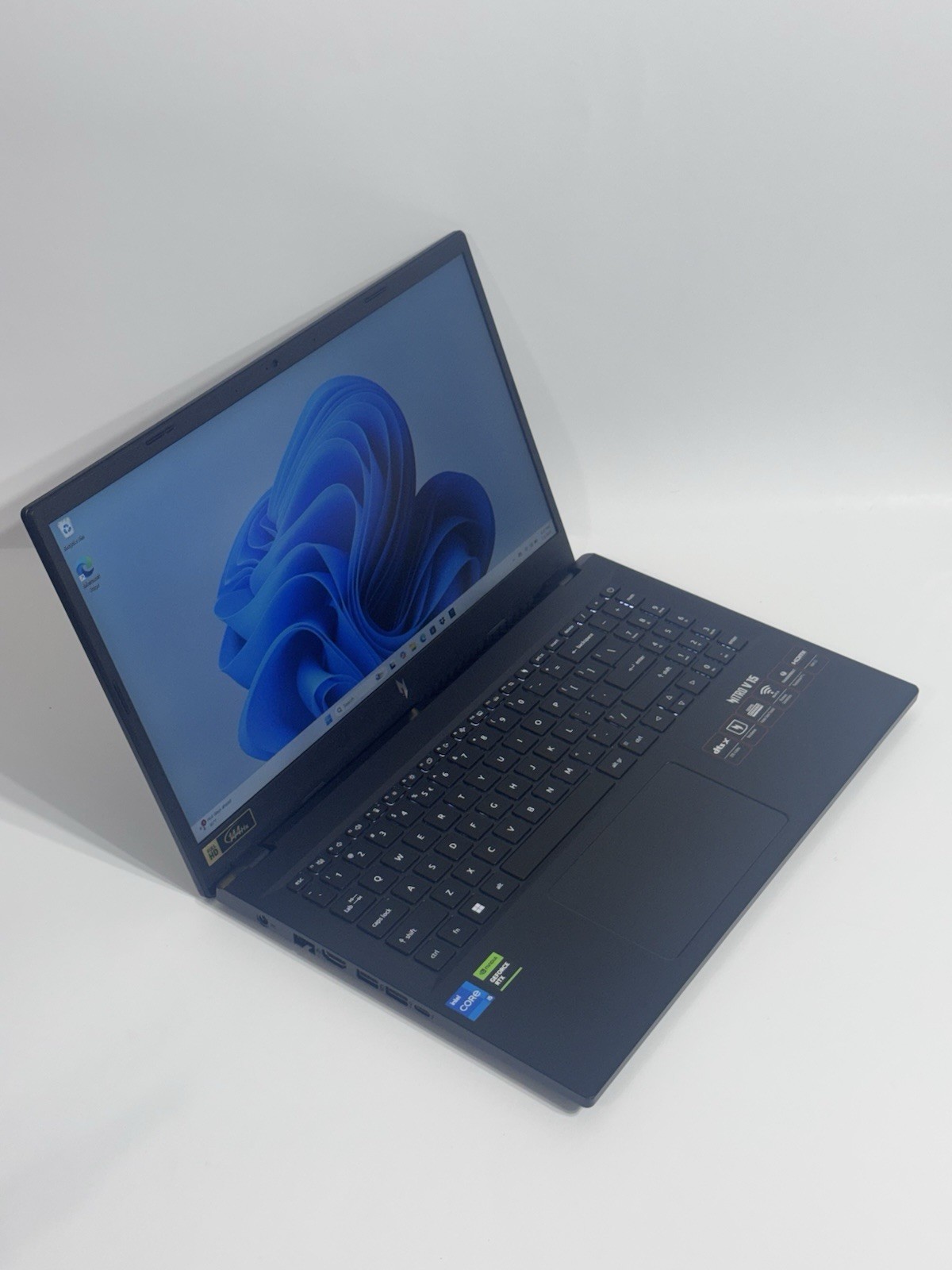 Acer Nitro V 15 165Hz FHD i5-13420H 8GB 512GB SSD RTX 4050 READ