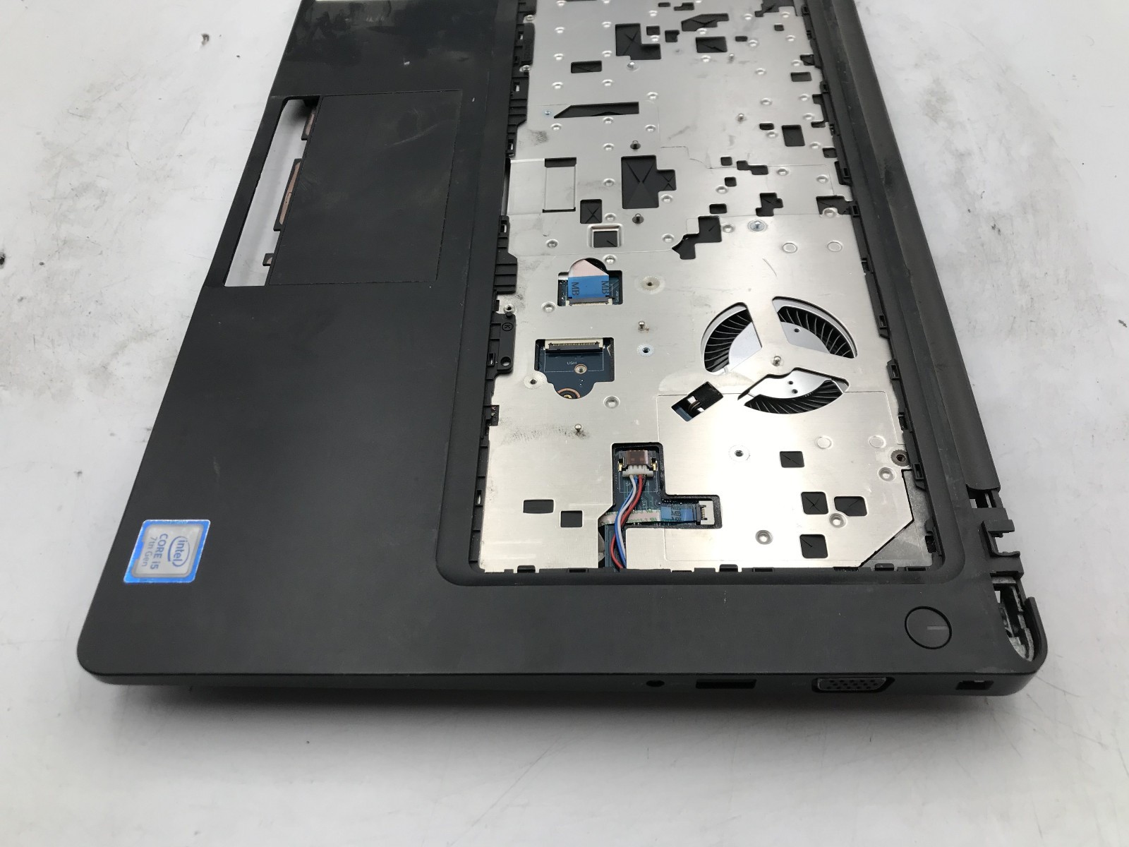 DELL LATITUDE 5480 – FOR PARTS/CORE ONLY – INTEL I5 7TH GEN – NO RAM – READ – BB