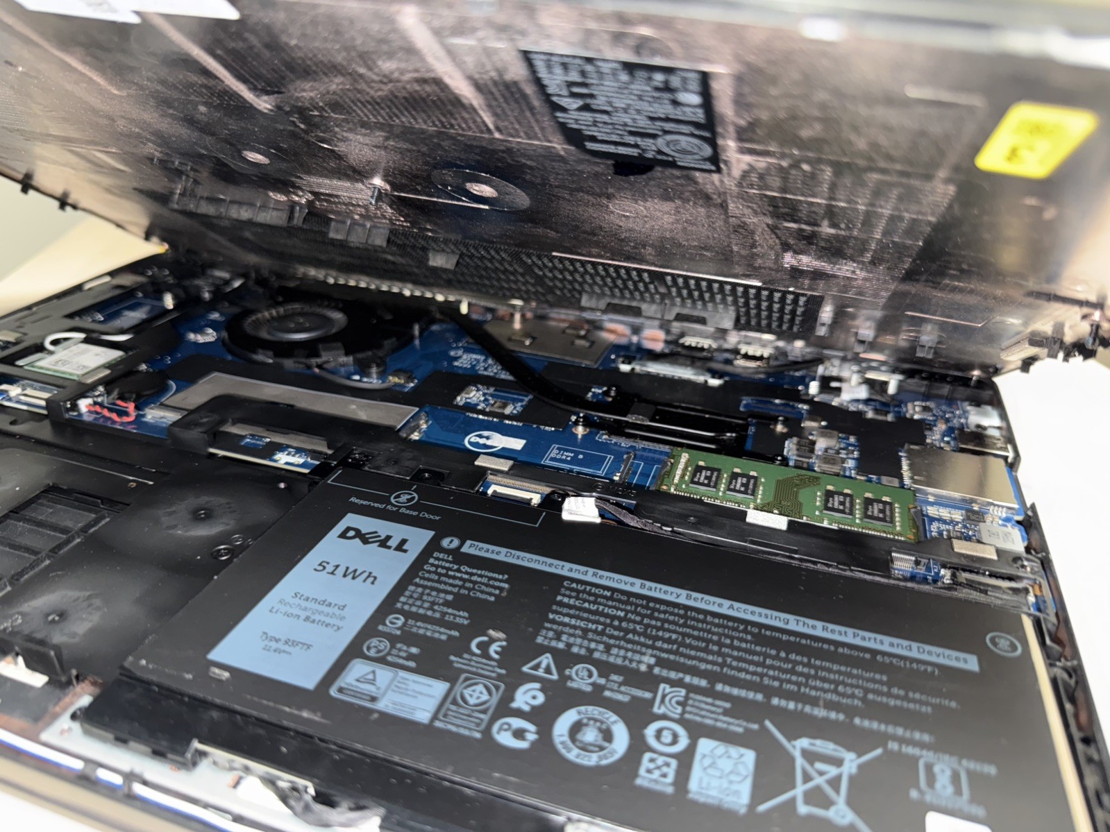 Dell Latitude 5580 Laptop Intel Core i5 7th Gen No HD/OS/AC Adapter- Bad Battery