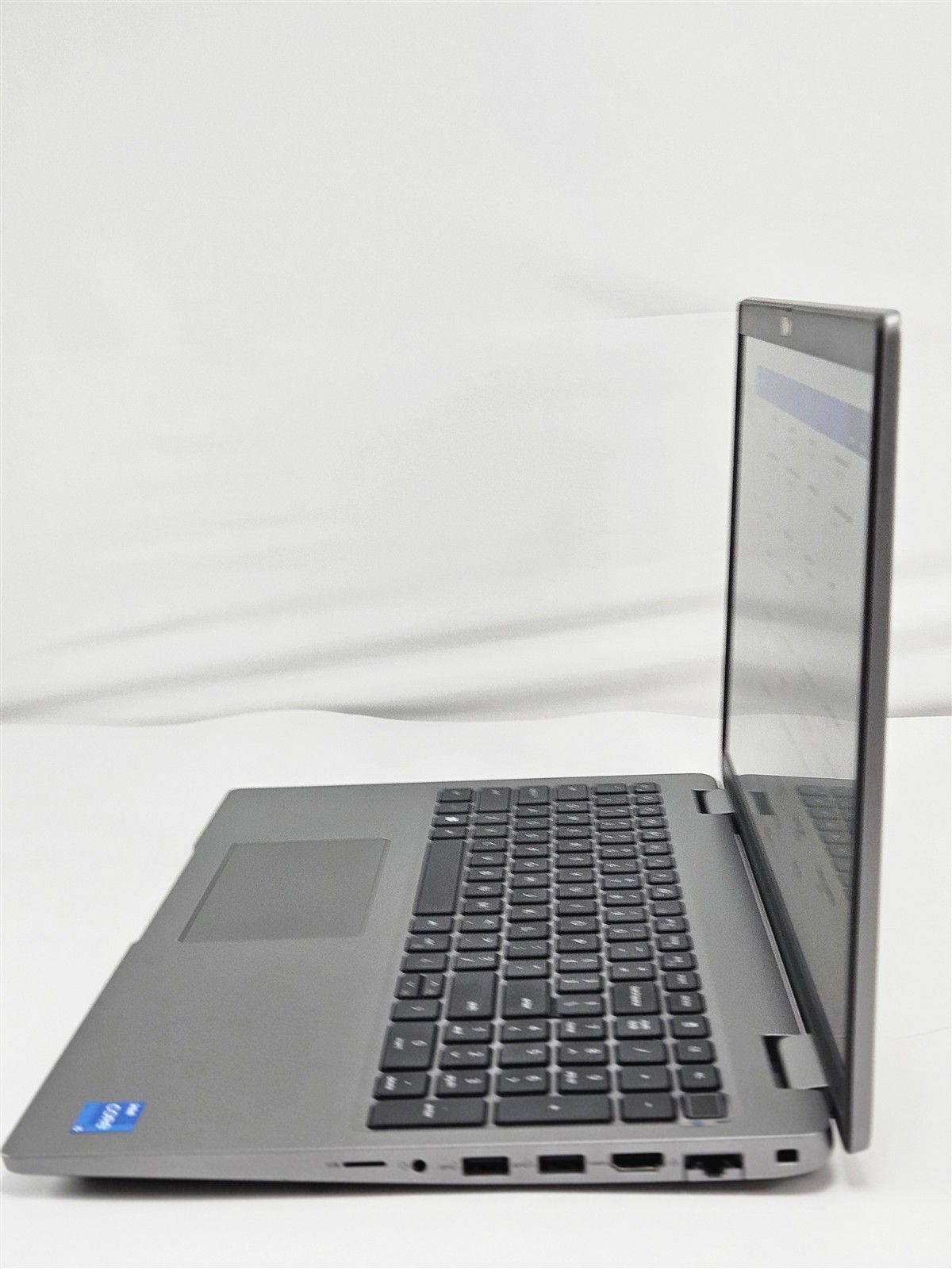 Dell 15.6″ Latitude 5540 Intel Core i5-1345U 16GB RAM 256GB SSD Intel UHD