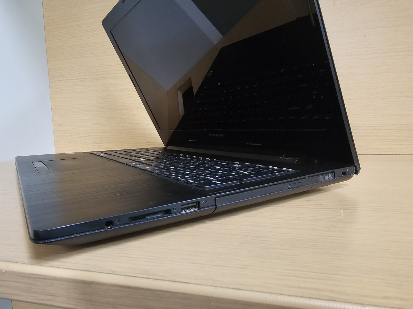 Lenovo G50-80 Laptop Intel Core i3 4GB RAM 1TB HDD, Bad Battery