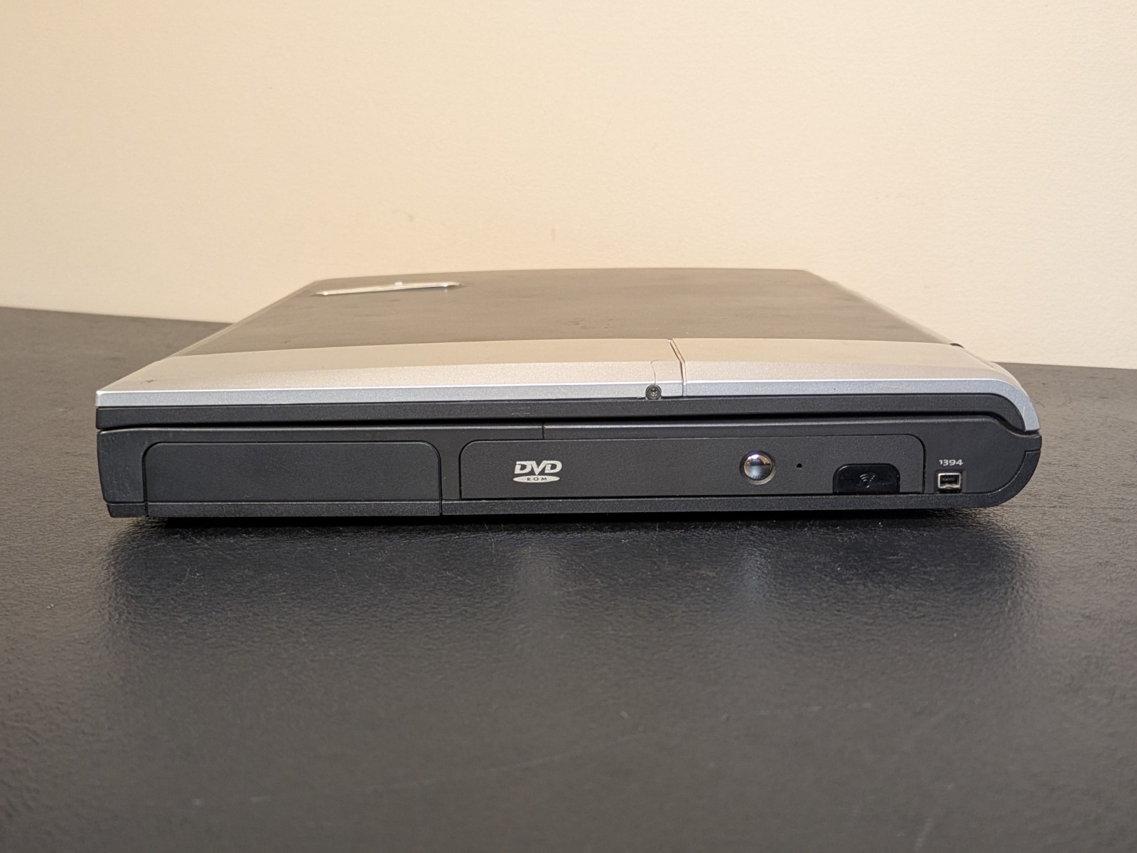 PARTS REPAIR Compaq N1000v Vintage Laptop Series PP2140 Model 1456QL1T NO POWER