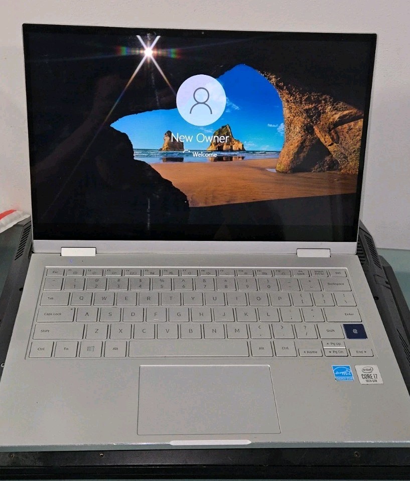 Samsung NP730QCJ Intel i7 GEN 10 118GB SSD, 12GB RAM Windows 10 No AC *READ*