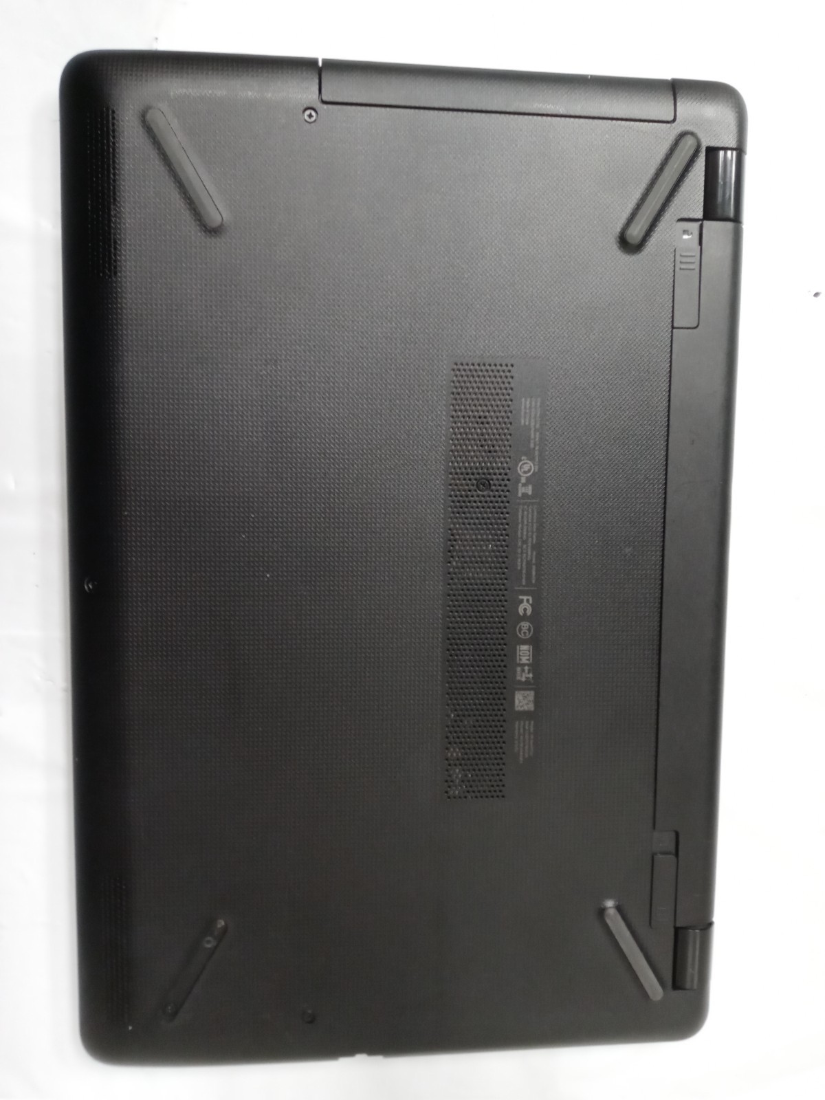 HP 15-BW017cl AMD A12-9720P 2.70GHZ Radeon R7, 12 | 12GB RAM | 256GB SSD| NO OS