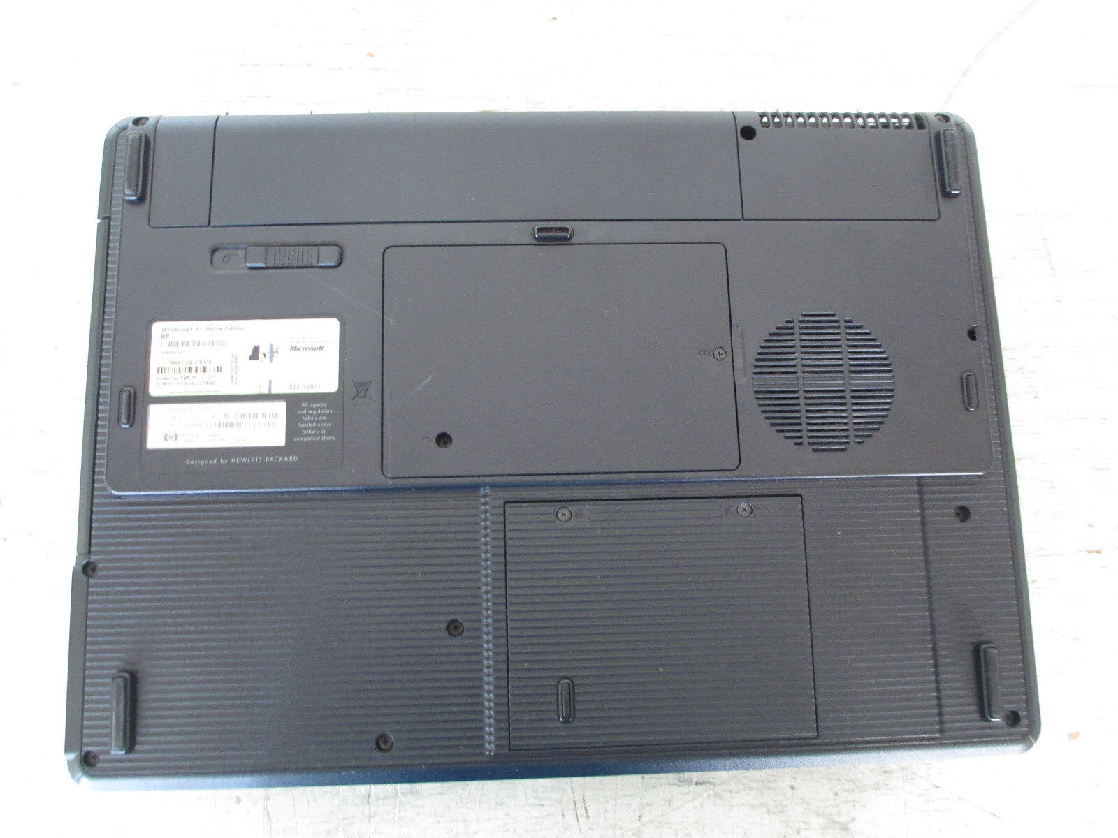 Compaq Presario C300 Laptop Intel Celeron, 1.25GB, NO HDD, DVD-Rom FOR PARTS