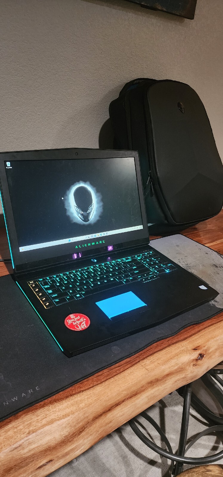 Alienware i7-8750 GTX 1060 2 TB SSD Gaming Laptop w/ Alienware Mousepad/Backpack