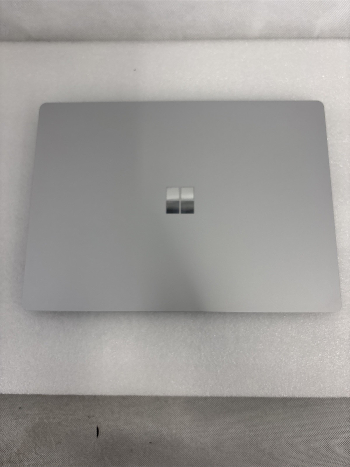 Microsoft Surface Laptop 6 13.5″ (1TB, Ultra 7, 32GB Ram) – Platinum