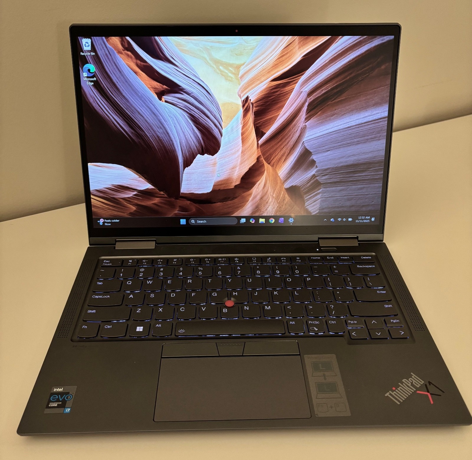 lenovo thinkpad x1 yoga gen 6 i7 8GB RAM 512GB SSD